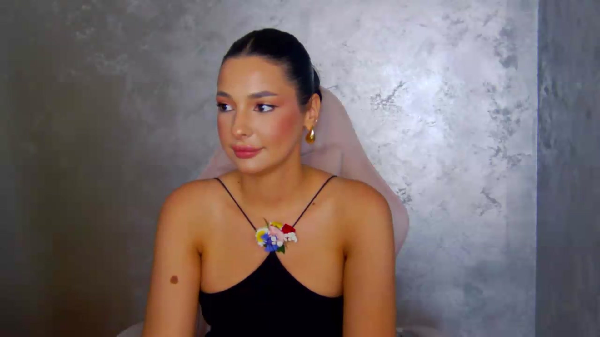 Gallery image thumbnail from meliiis_'s myfreecams stream on, 05/29/2026, 13:37 image 12 of 20