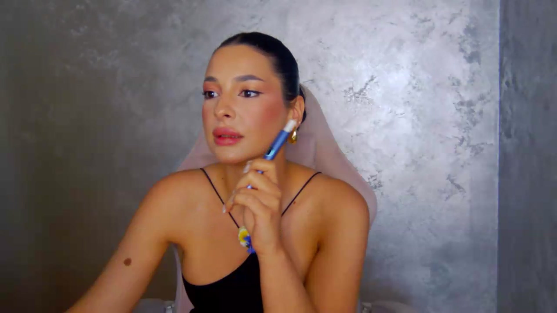 Gallery image thumbnail from meliiis_'s myfreecams stream on, 05/29/2026, 13:37 image 5 of 20