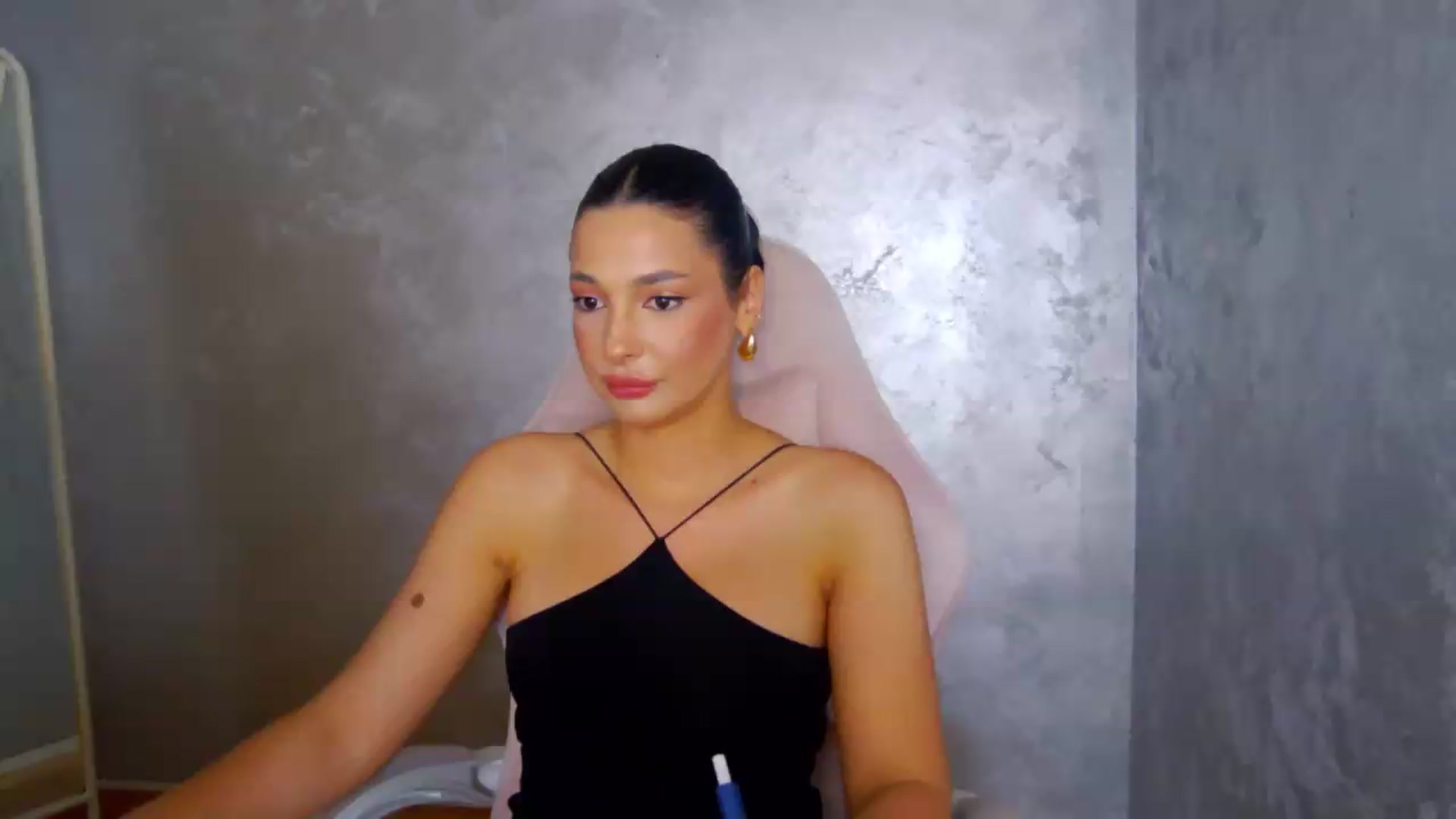 Gallery image thumbnail from meliiis_'s myfreecams stream on, 05/29/2026, 14:22 image 3 of 20