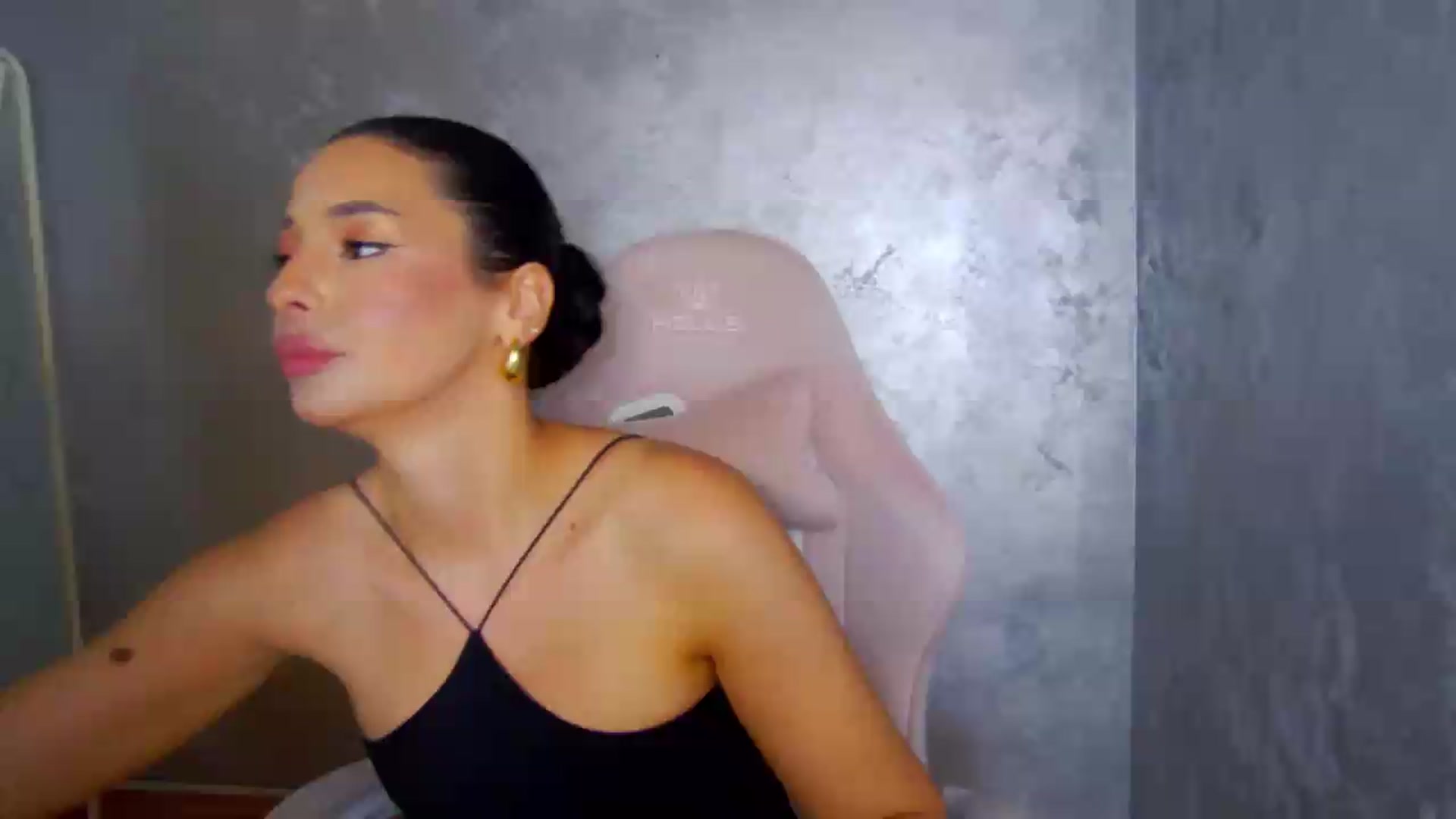 Gallery image thumbnail from meliiis_'s myfreecams stream on, 05/29/2026, 14:22 image 8 of 20