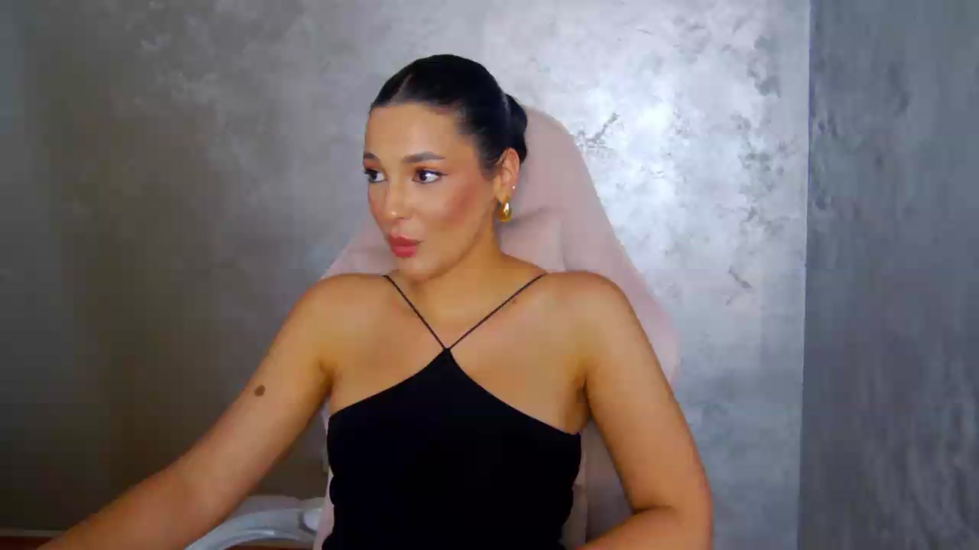 Gallery image thumbnail from meliiis_'s myfreecams stream on, 05/29/2026, 14:22 image 16 of 20