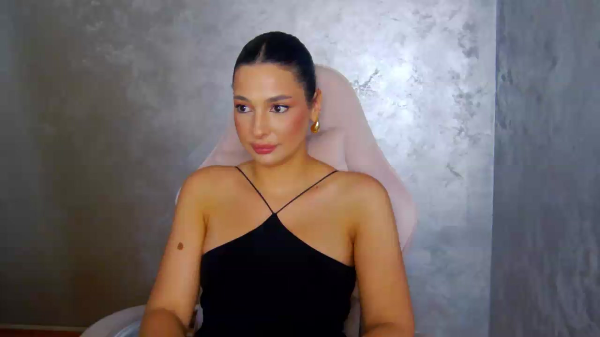 Gallery image thumbnail from meliiis_'s myfreecams stream on, 05/29/2026, 14:22 image 17 of 20