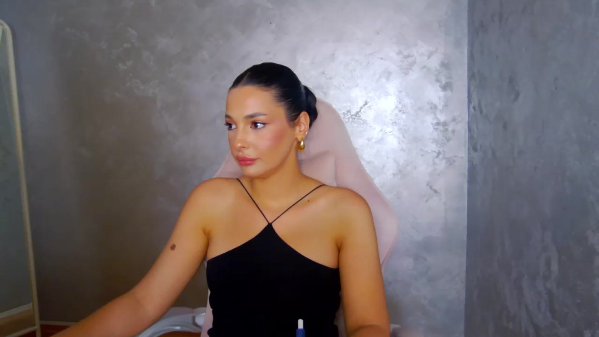 Gallery image thumbnail from meliiis_'s myfreecams stream on, 05/29/2026, 14:22 image 9 of 20