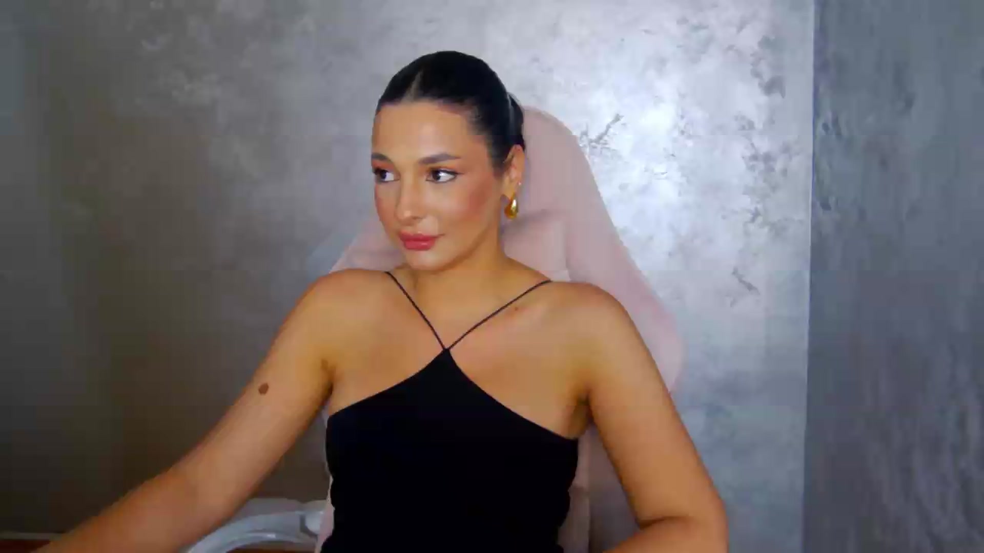 Gallery image thumbnail from meliiis_'s myfreecams stream on, 05/29/2026, 14:22 image 18 of 20