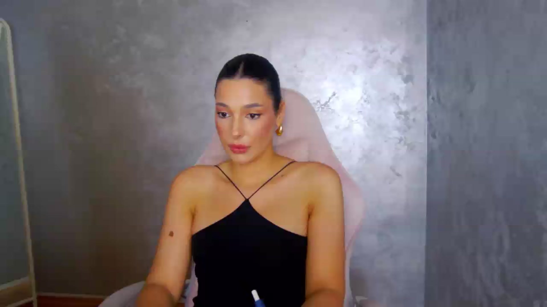 Gallery image thumbnail from meliiis_'s myfreecams stream on, 05/29/2026, 14:22 image 2 of 20