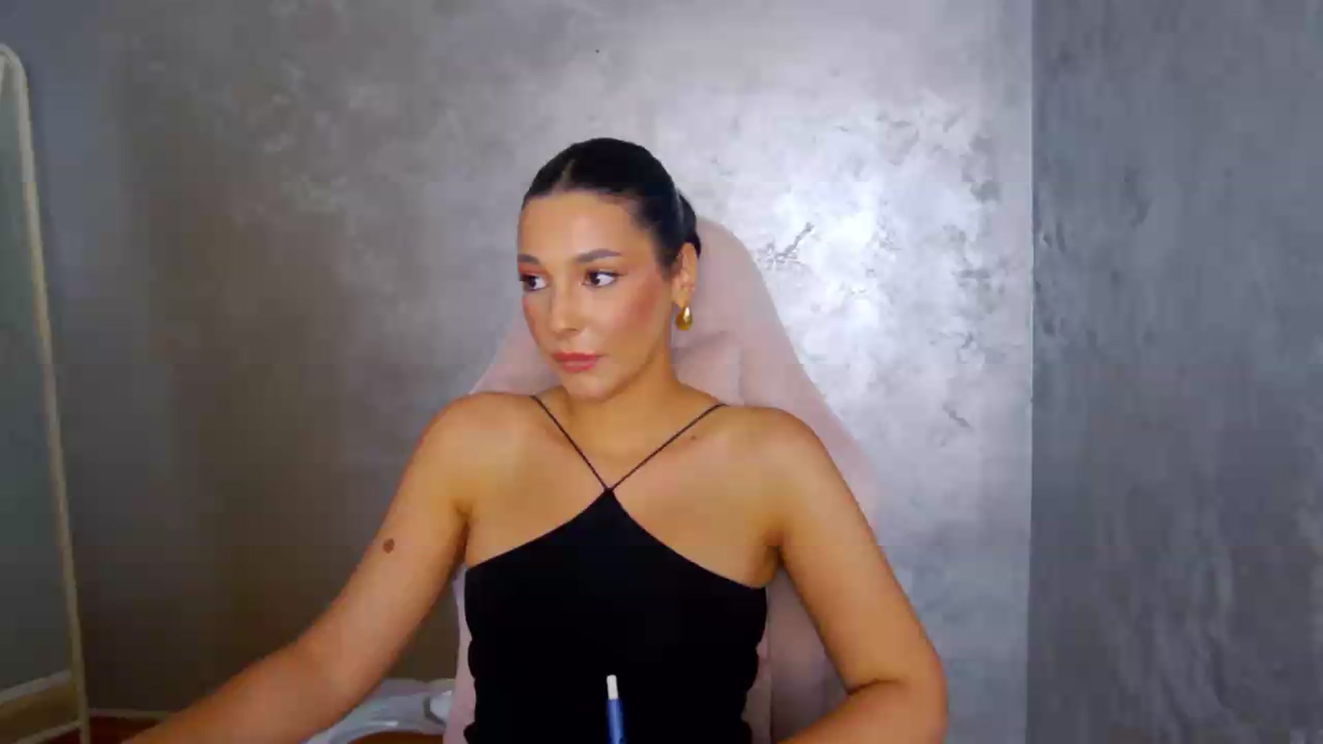Gallery image thumbnail from meliiis_'s myfreecams stream on, 05/29/2026, 14:22 image 5 of 20