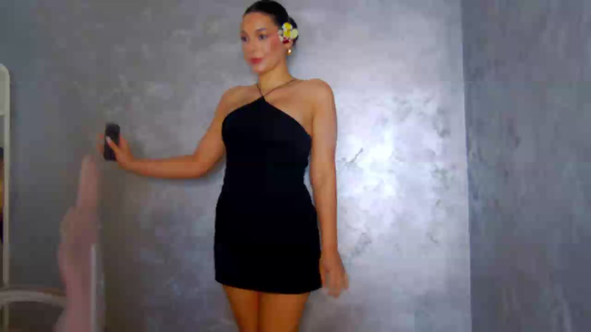 Gallery image thumbnail from meliiis_'s myfreecams stream on, 05/29/2026, 19:01 image 17 of 20