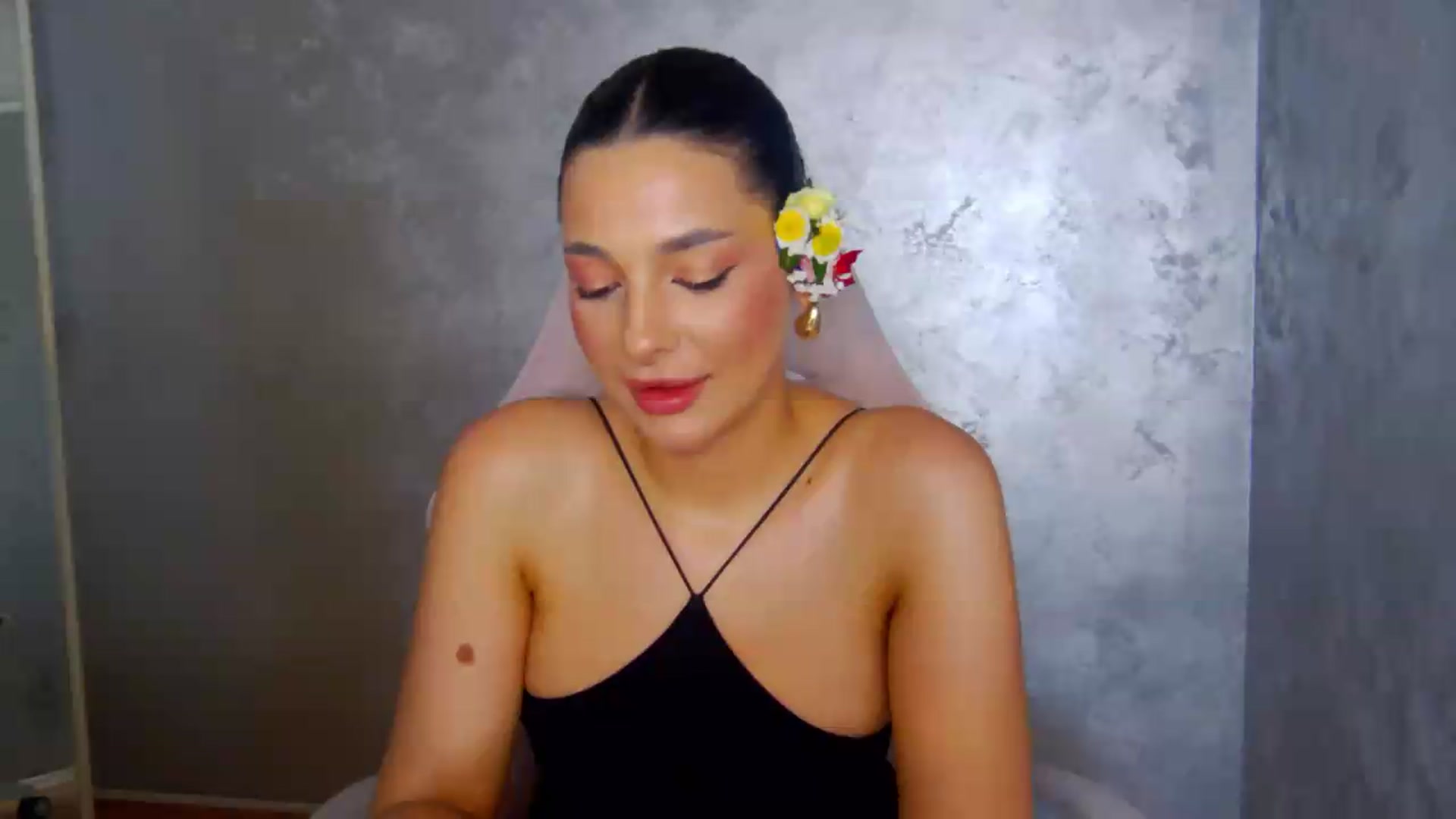 Gallery image thumbnail from meliiis_'s myfreecams stream on, 05/29/2026, 19:01 image 5 of 20