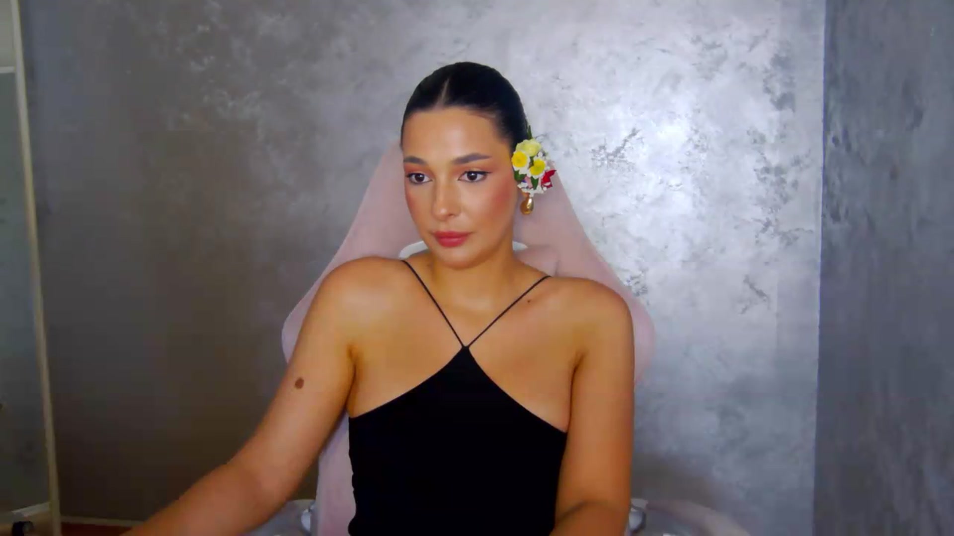 Gallery image thumbnail from meliiis_'s myfreecams stream on, 05/29/2026, 19:01 image 6 of 20