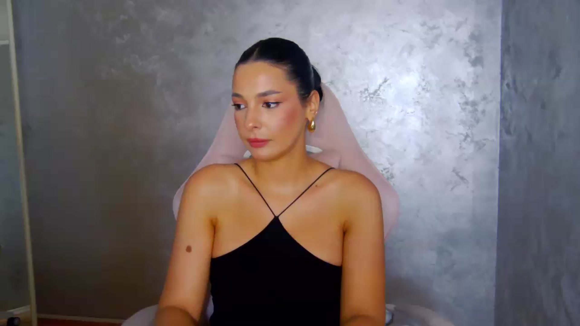 Gallery image thumbnail from meliiis_'s myfreecams stream on, 05/29/2026, 19:01 image 3 of 20