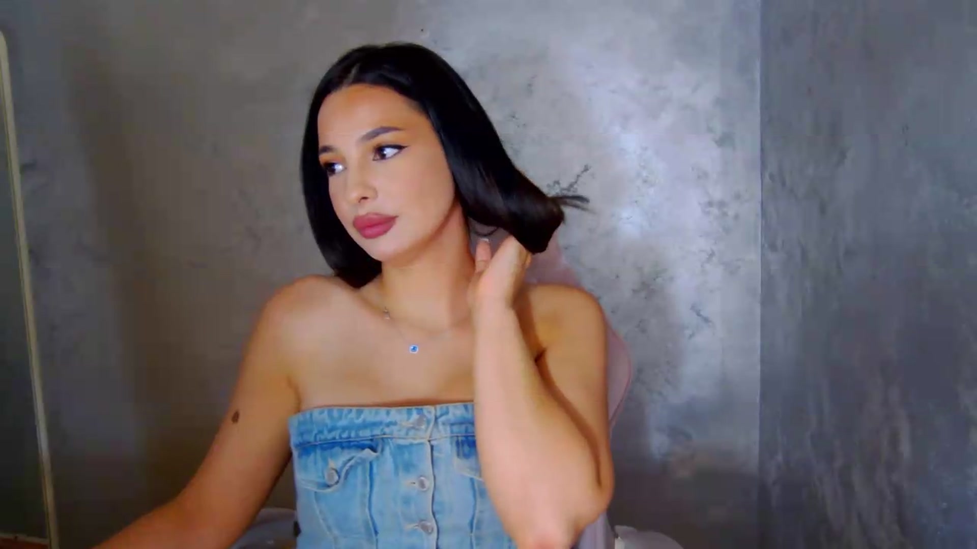 Gallery image thumbnail from meliiis_'s myfreecams stream on, 05/31/2026, 13:59 image 17 of 20
