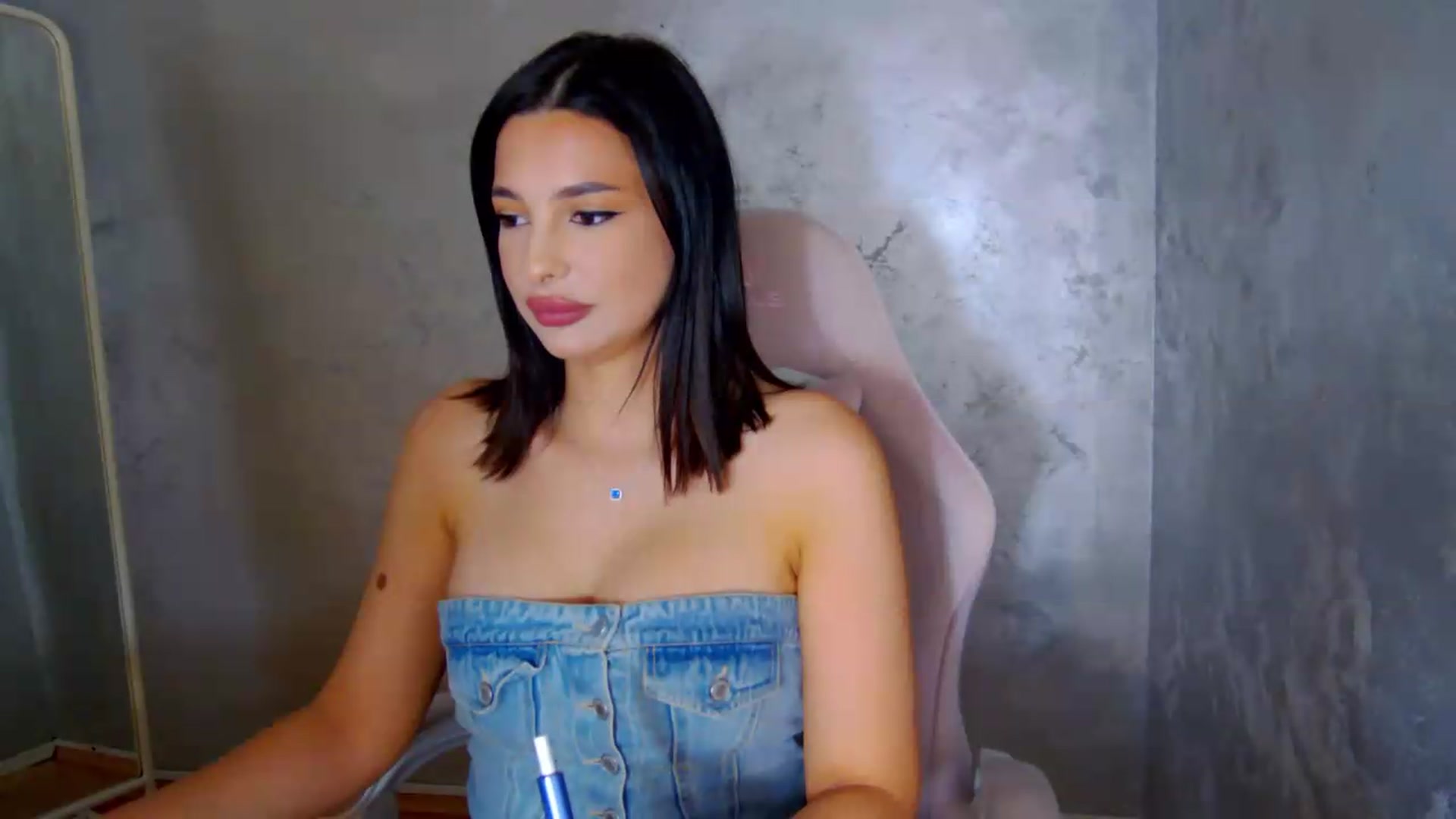 Gallery image thumbnail from meliiis_'s myfreecams stream on, 05/31/2026, 13:59 image 3 of 20