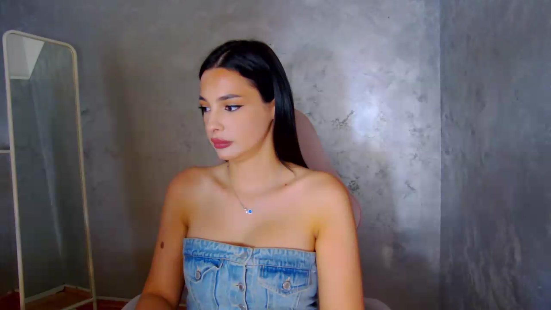 Gallery image thumbnail from meliiis_'s myfreecams stream on, 05/31/2026, 15:09 image 15 of 20