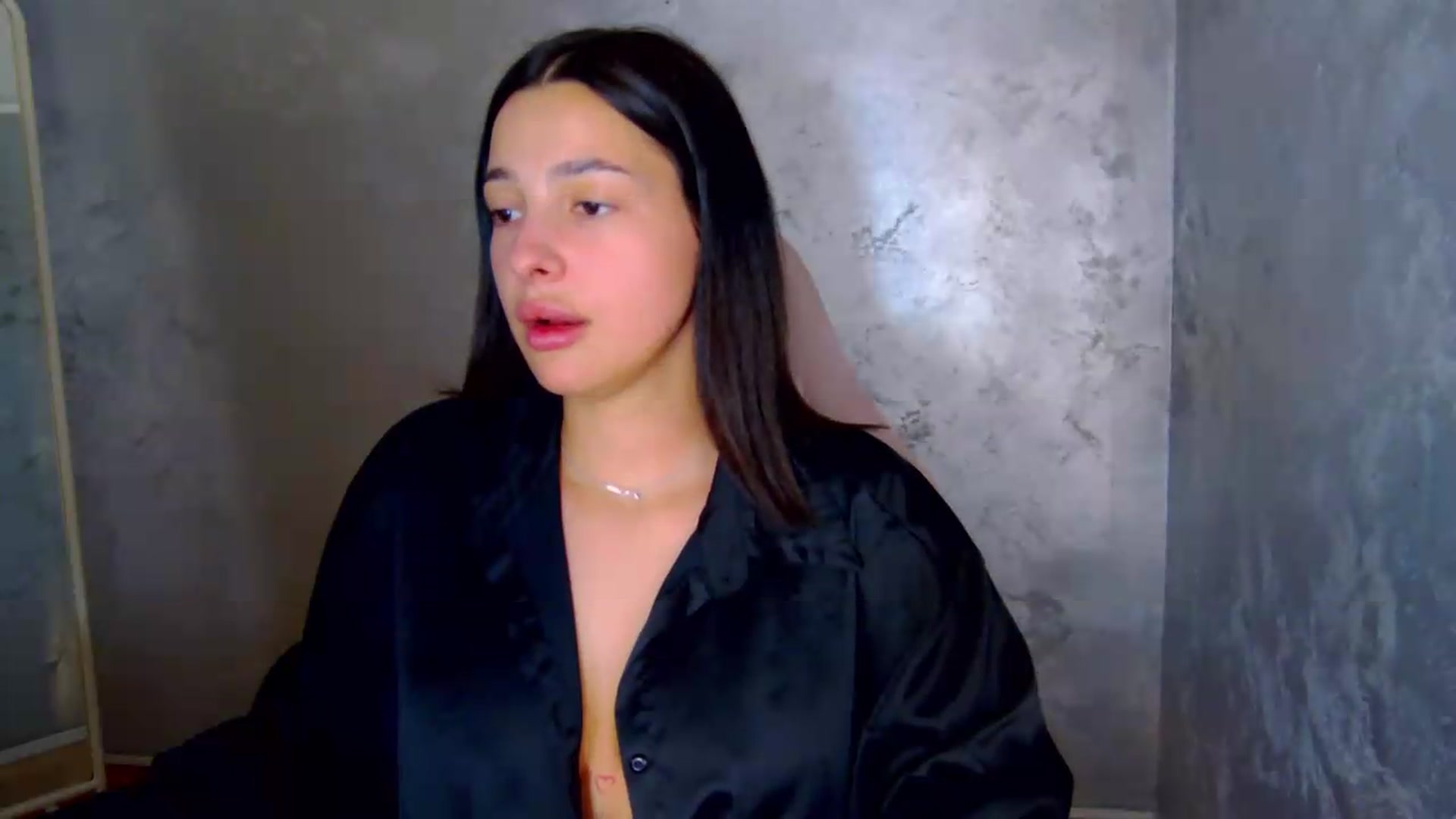 Gallery image thumbnail from meliiis_'s myfreecams stream on, 06/01/2026, 18:15 image 15 of 20