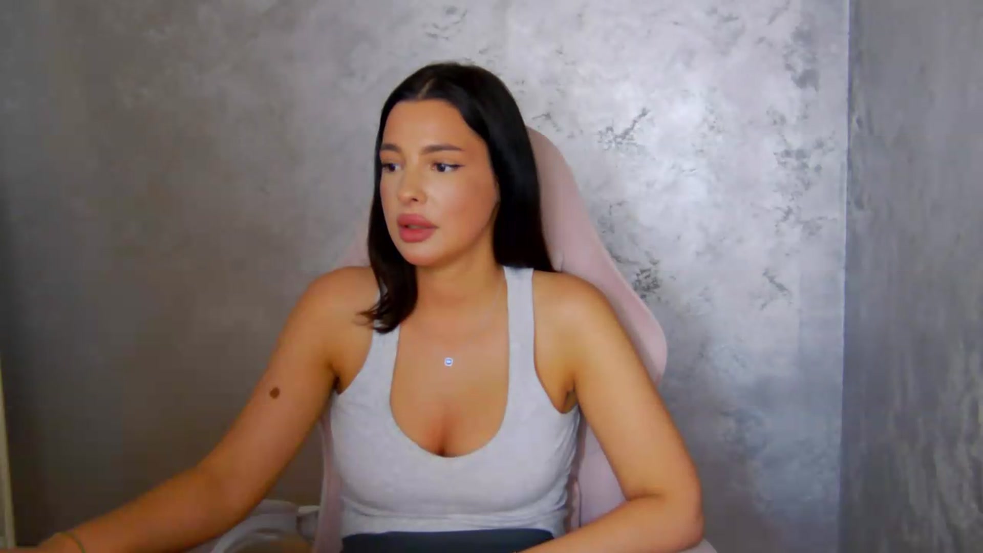 Gallery image thumbnail from meliiis_'s myfreecams stream on, 06/02/2026, 18:53 image 19 of 20
