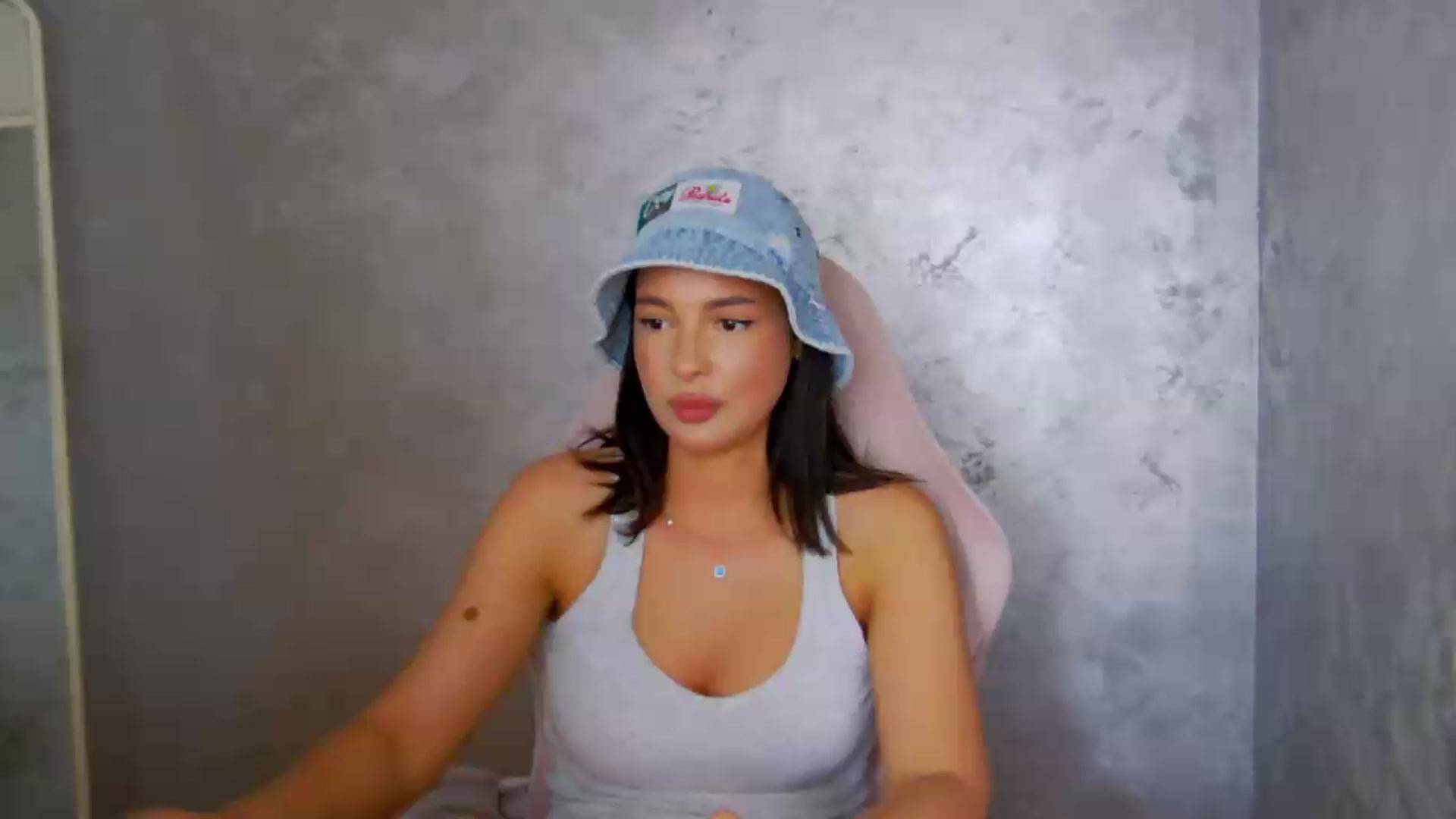 Gallery image thumbnail from meliiis_'s myfreecams stream on, 06/02/2026, 18:53 image 8 of 20
