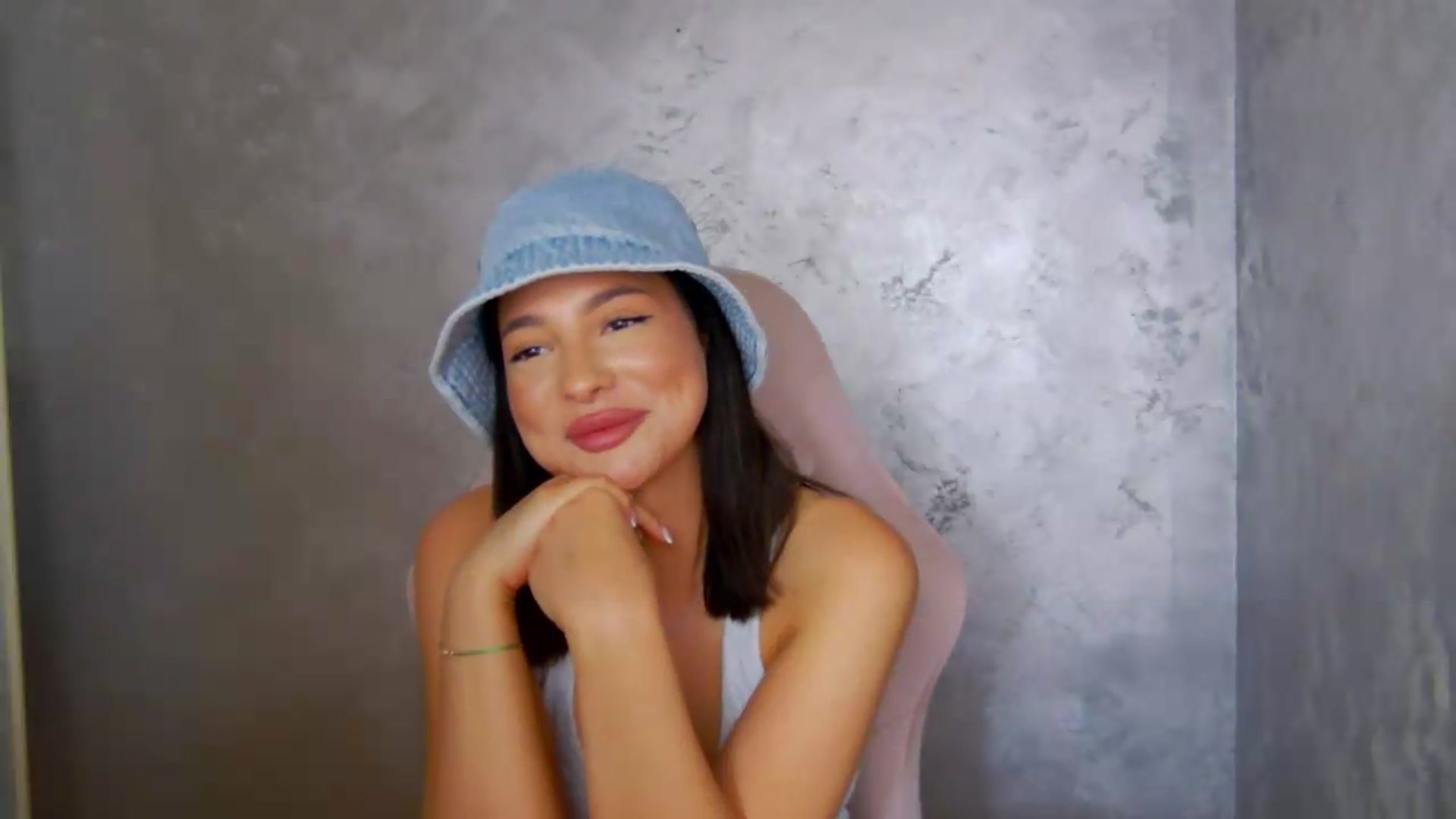 Gallery image thumbnail from meliiis_'s myfreecams stream on, 06/02/2026, 18:53 image 13 of 20