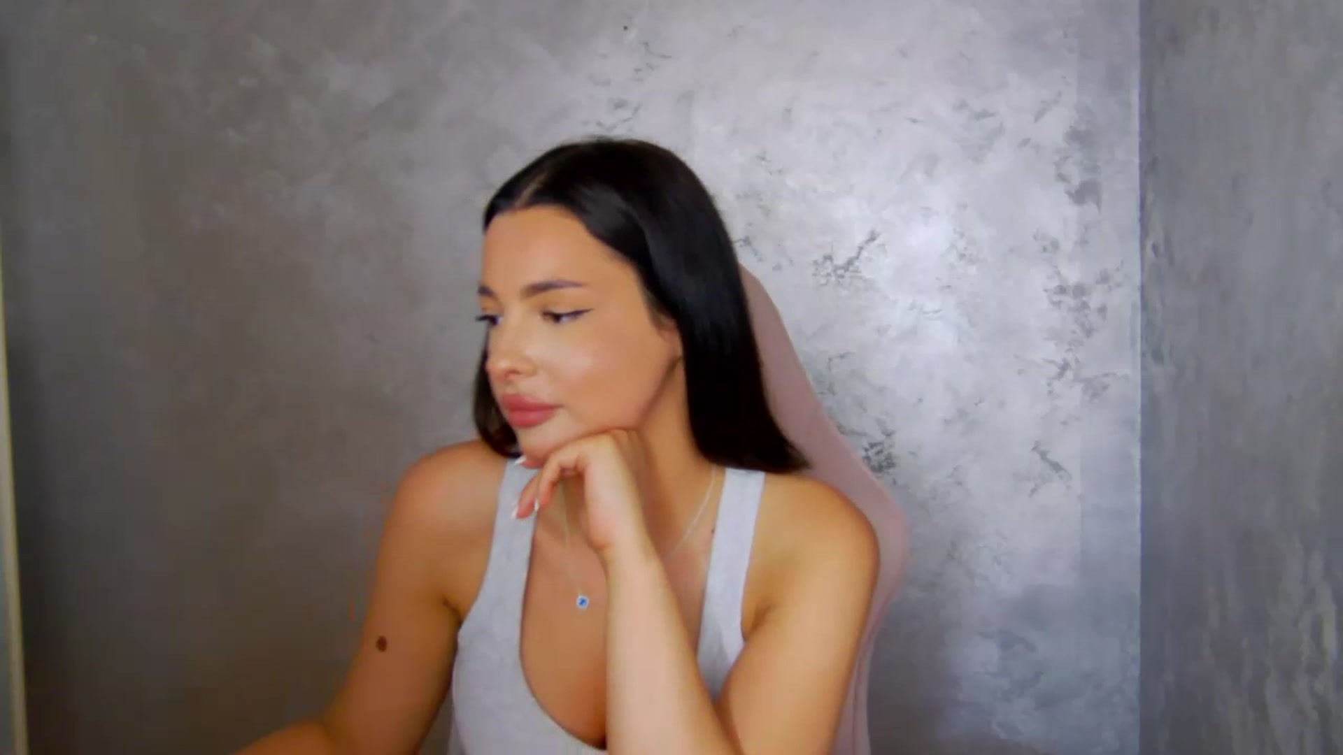 Gallery image thumbnail from meliiis_'s myfreecams stream on, 06/02/2026, 18:53 image 16 of 20