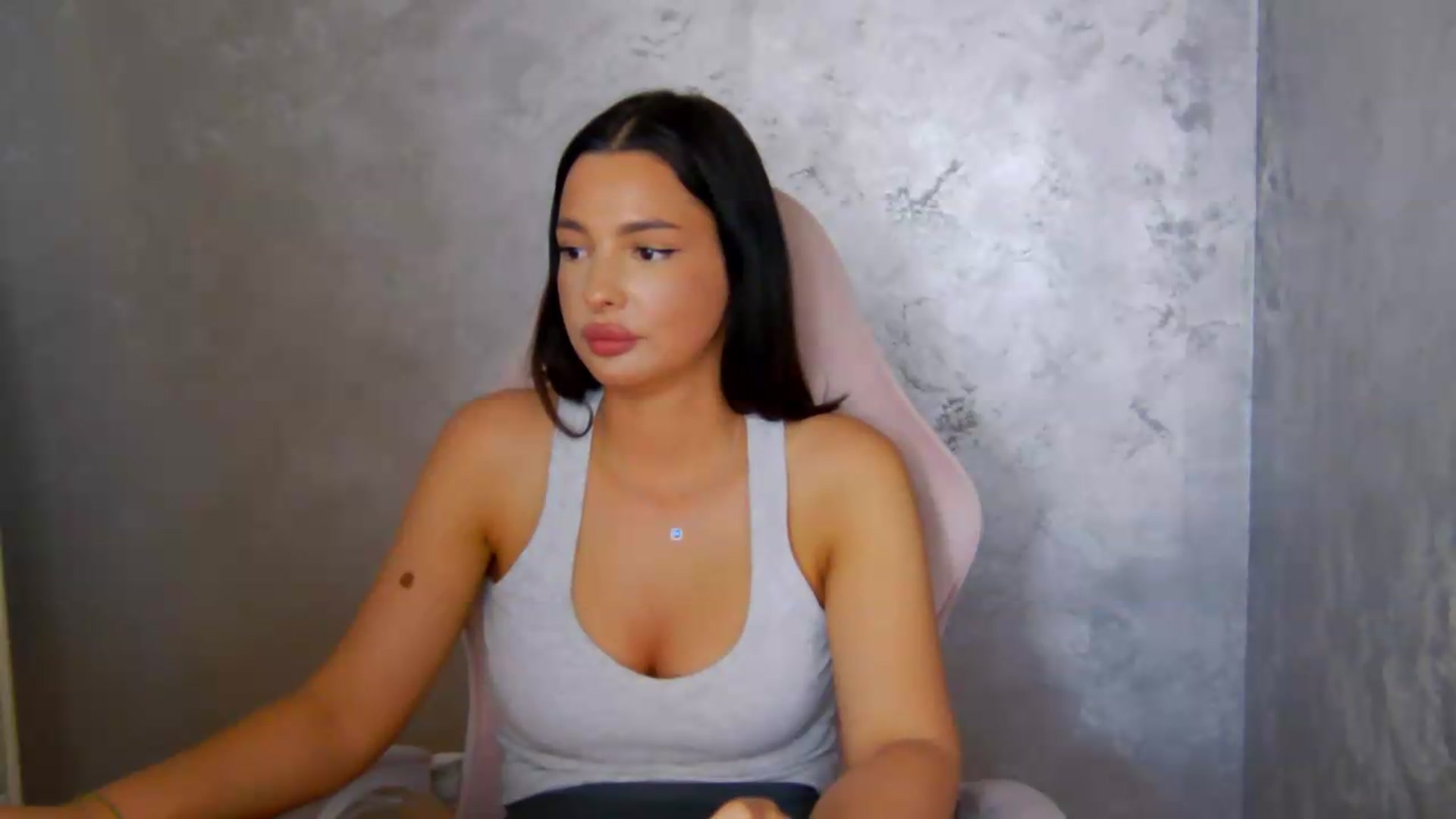 Gallery image thumbnail from meliiis_'s myfreecams stream on, 06/02/2026, 18:53 image 20 of 20