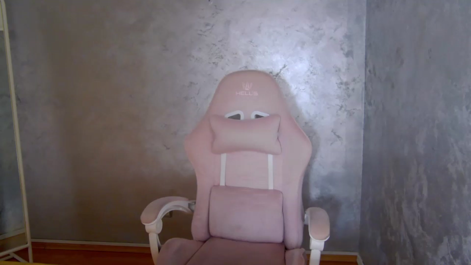 Gallery image thumbnail from meliiis_'s myfreecams stream on, 06/03/2026, 18:24 image 6 of 20