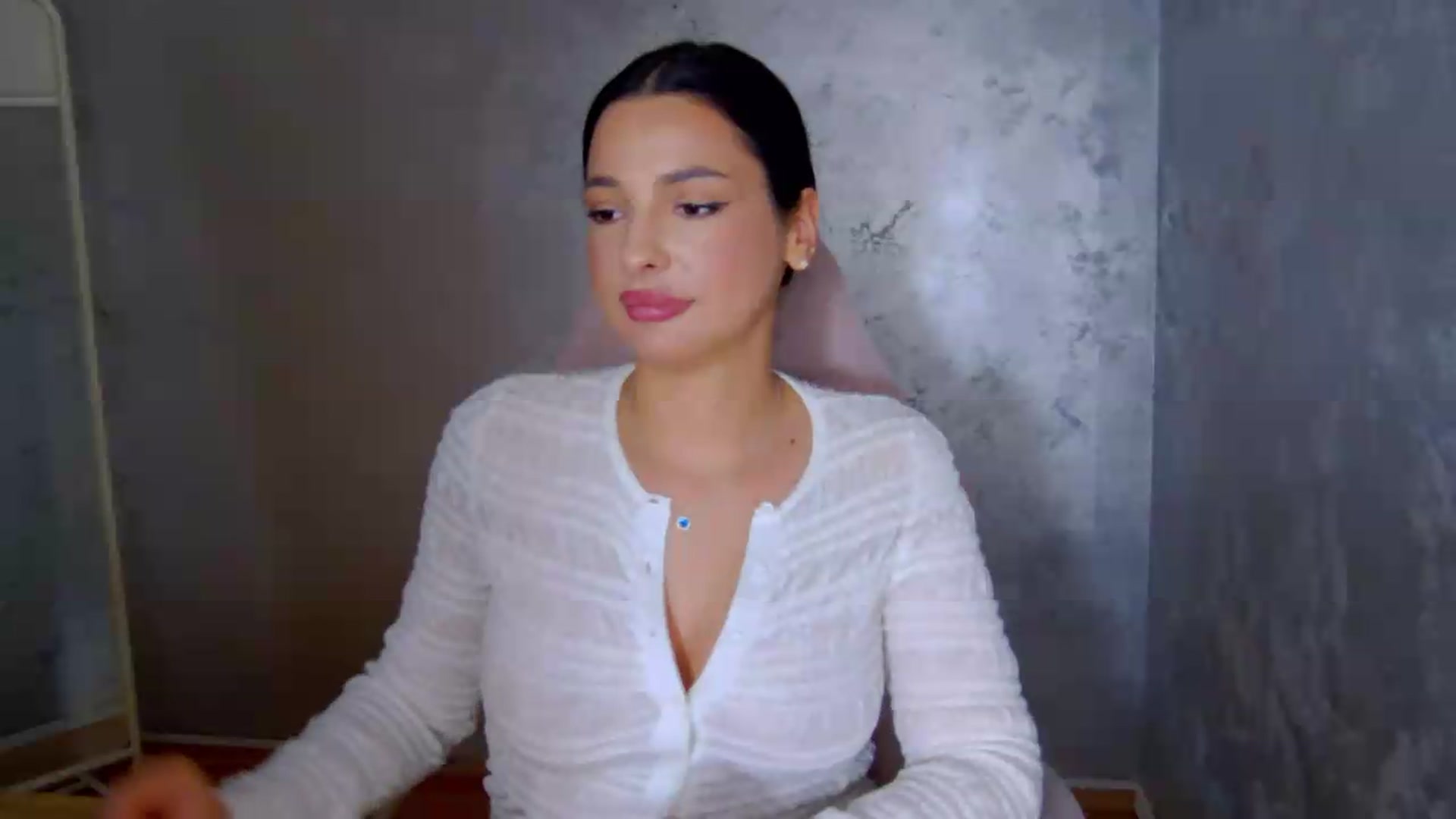 Gallery image thumbnail from meliiis_'s myfreecams stream on, 06/03/2026, 18:24 image 12 of 20