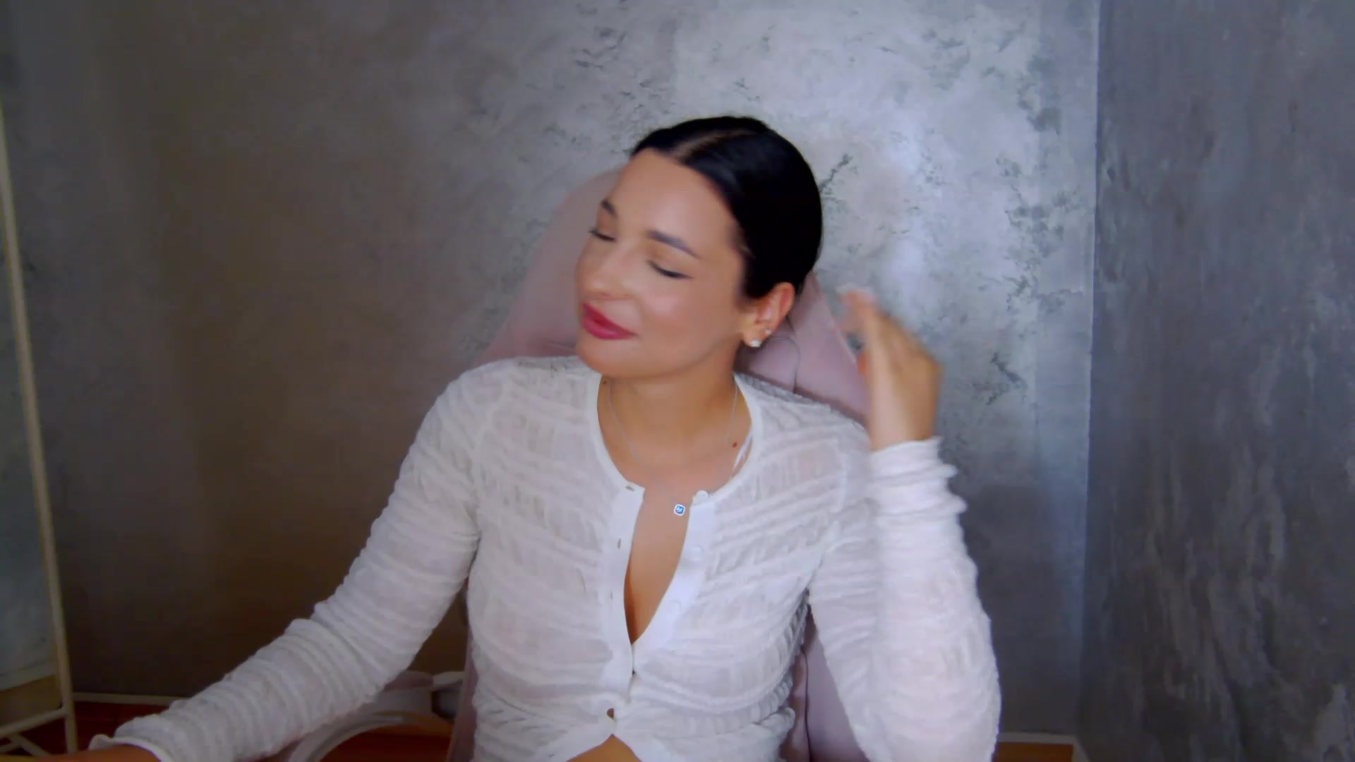 Gallery image thumbnail from meliiis_'s myfreecams stream on, 06/03/2026, 18:24 image 16 of 20
