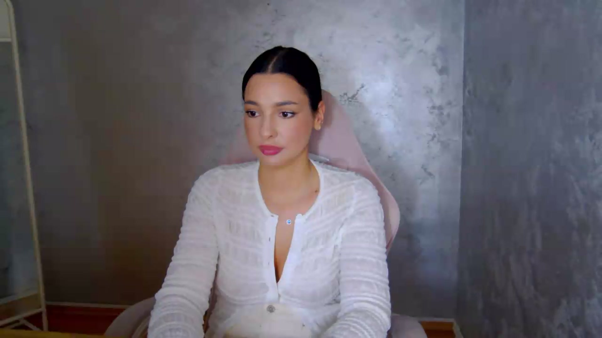 Gallery image thumbnail from meliiis_'s myfreecams stream on, 06/03/2026, 18:24 image 3 of 20