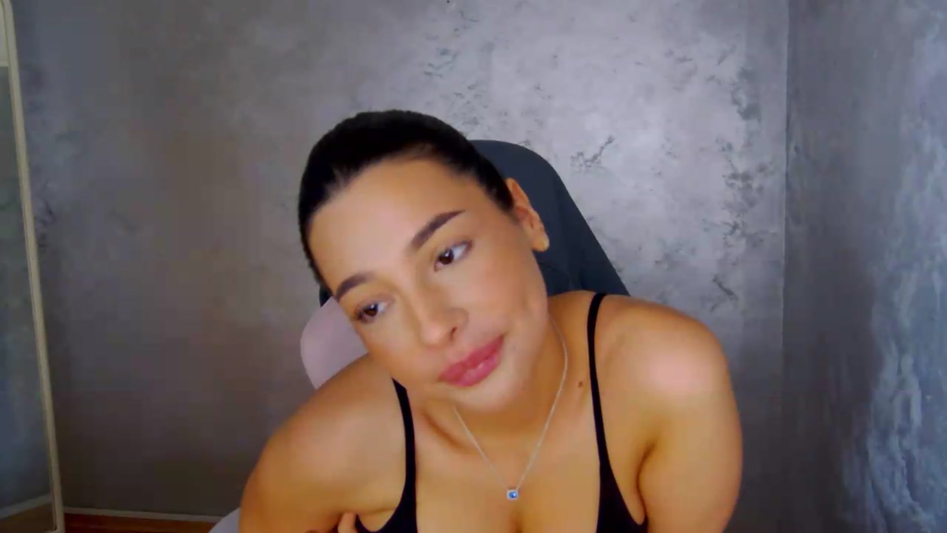 Gallery image thumbnail from meliiis_'s myfreecams stream on, 06/04/2026, 14:18 image 6 of 20
