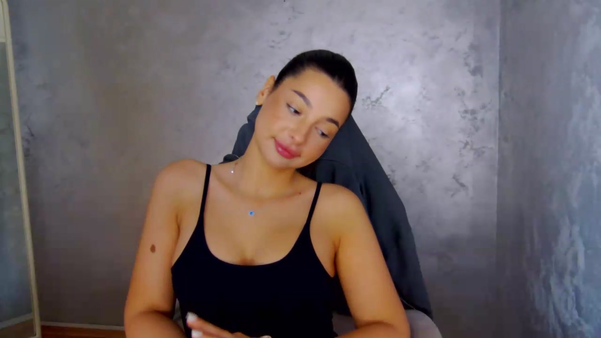Gallery image thumbnail from meliiis_'s myfreecams stream on, 06/04/2026, 14:18 image 2 of 20