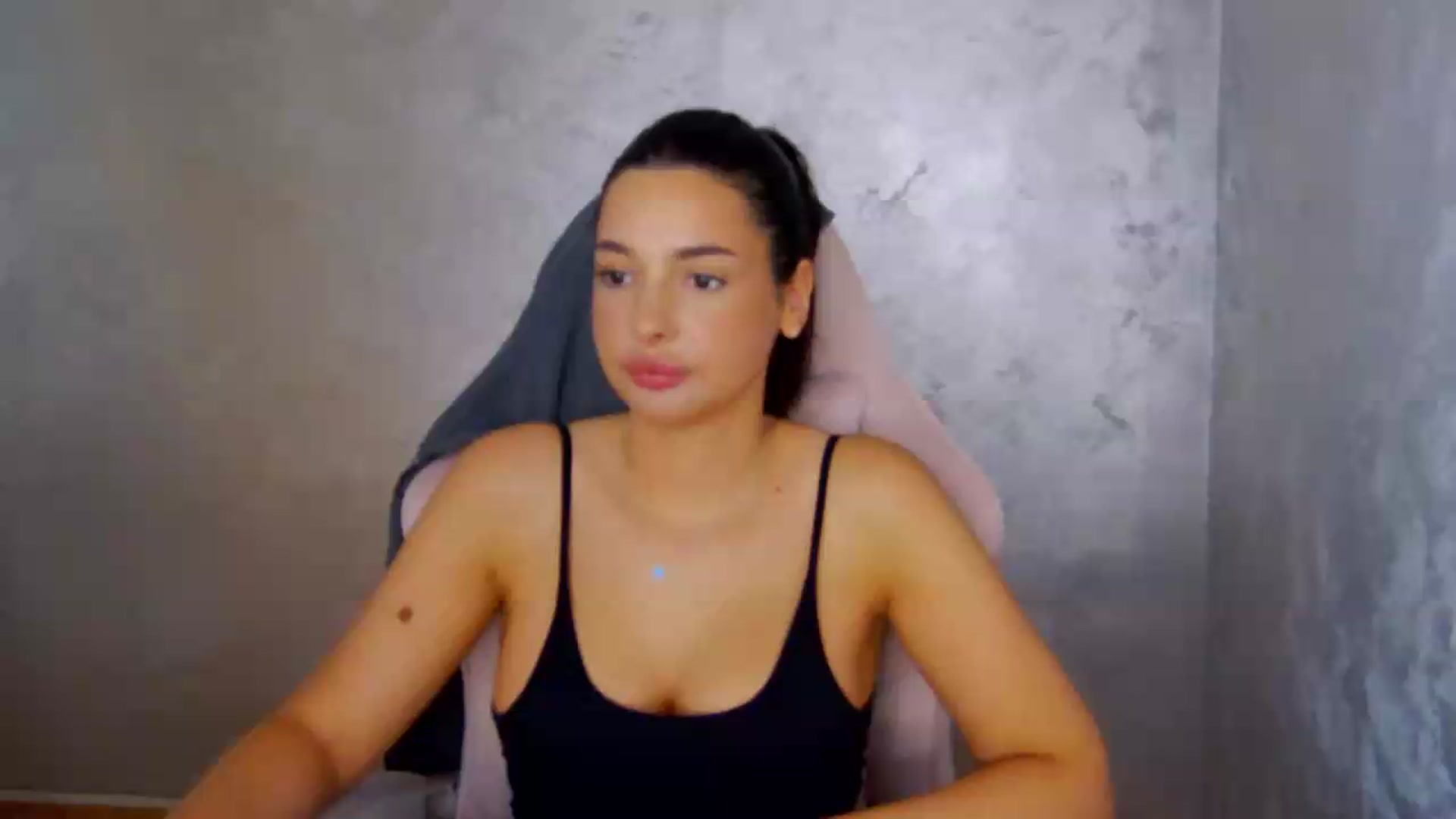 Gallery image thumbnail from meliiis_'s myfreecams stream on, 06/04/2026, 17:26 image 8 of 20