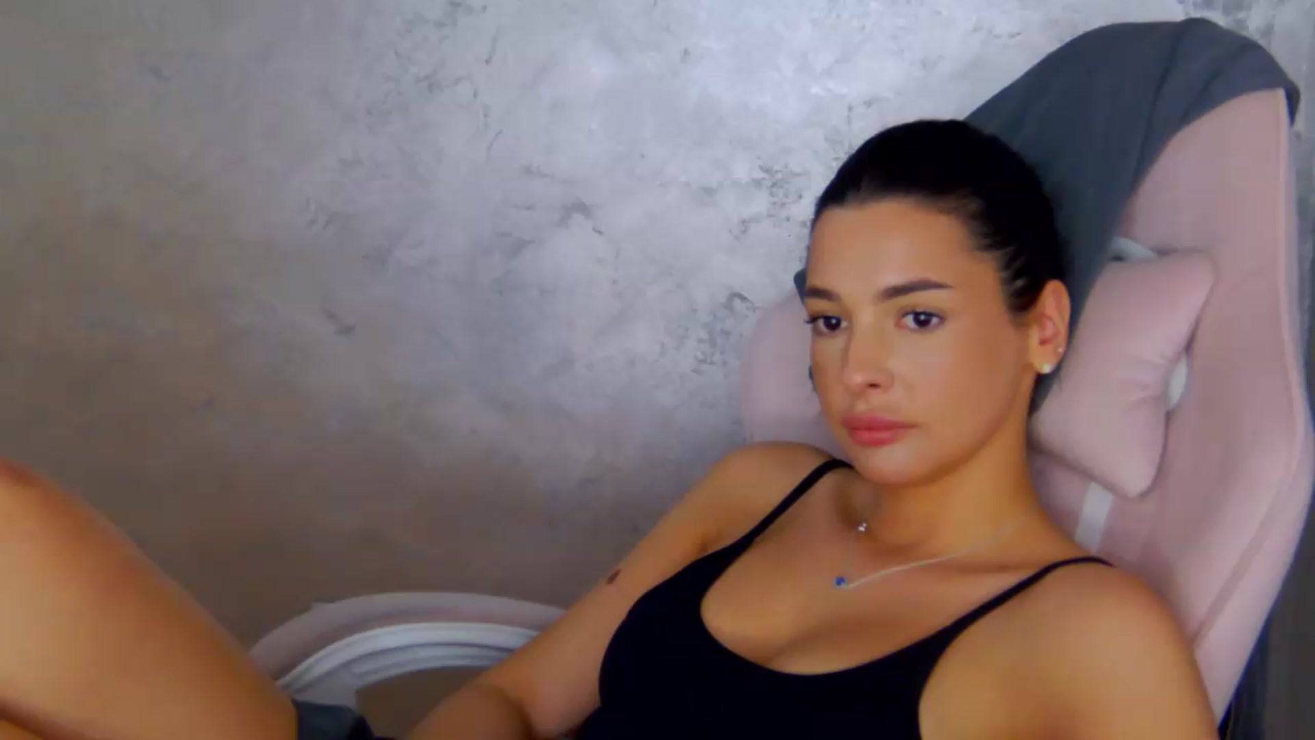 Gallery image thumbnail from meliiis_'s myfreecams stream on, 06/04/2026, 17:26 image 20 of 20