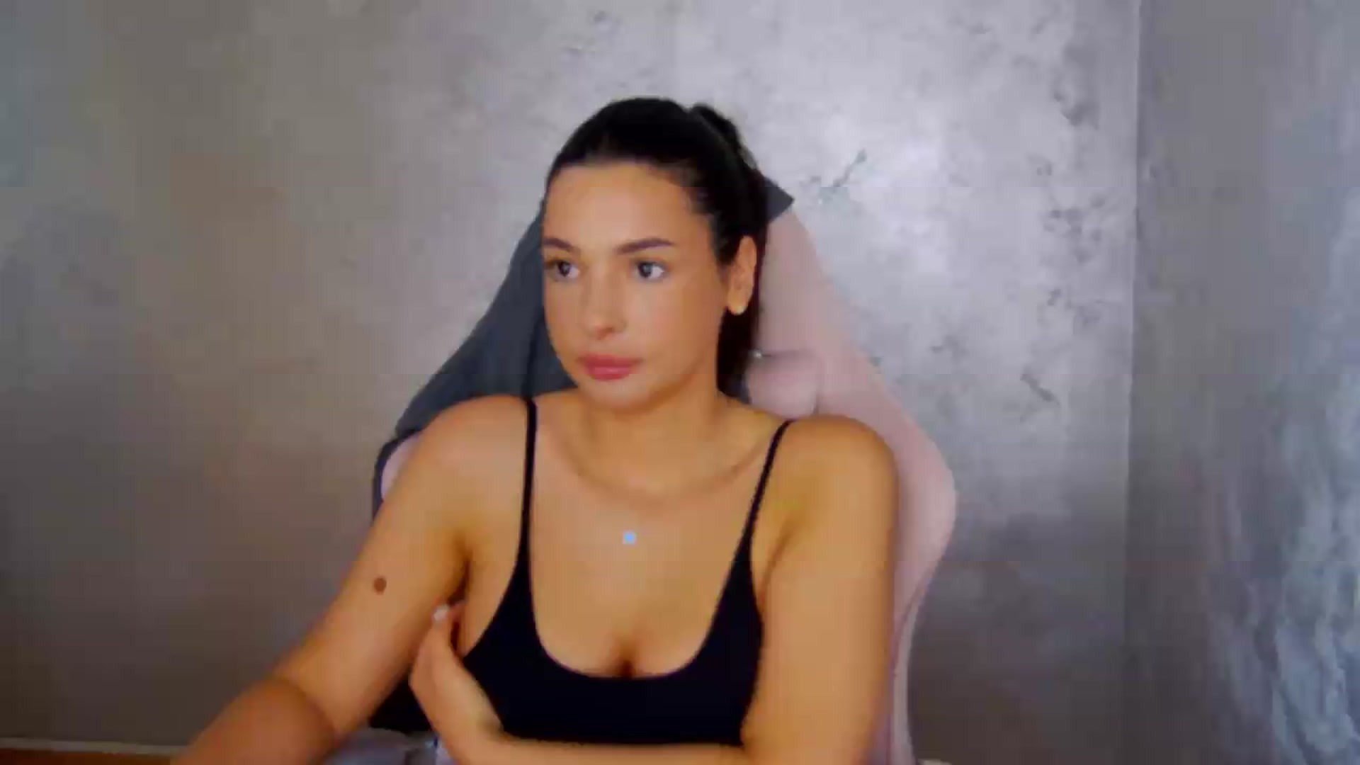 Gallery image thumbnail from meliiis_'s myfreecams stream on, 06/04/2026, 17:26 image 9 of 20