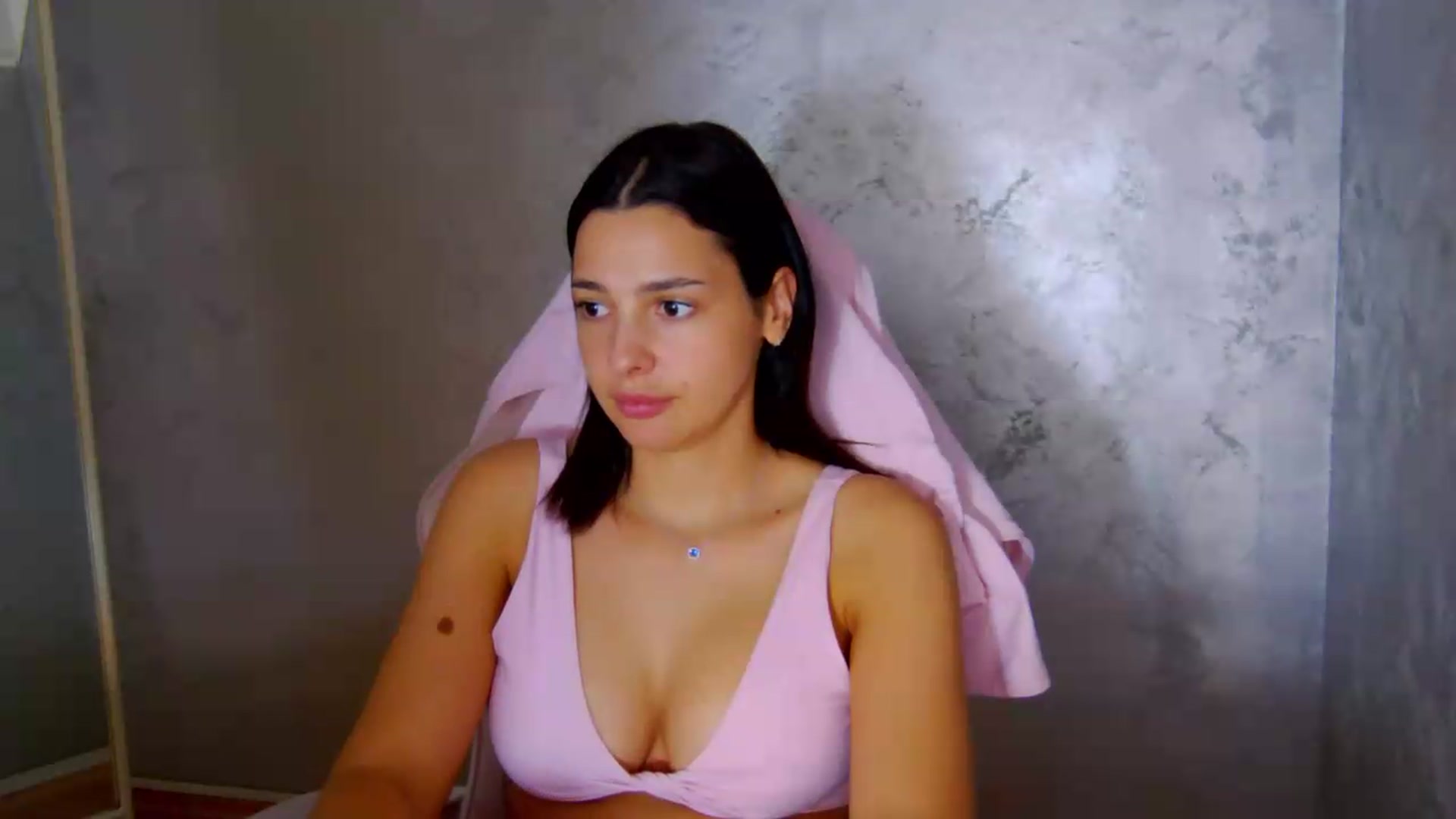 Gallery image thumbnail from meliiis_'s myfreecams stream on, 06/07/2026, 17:41 image 10 of 20