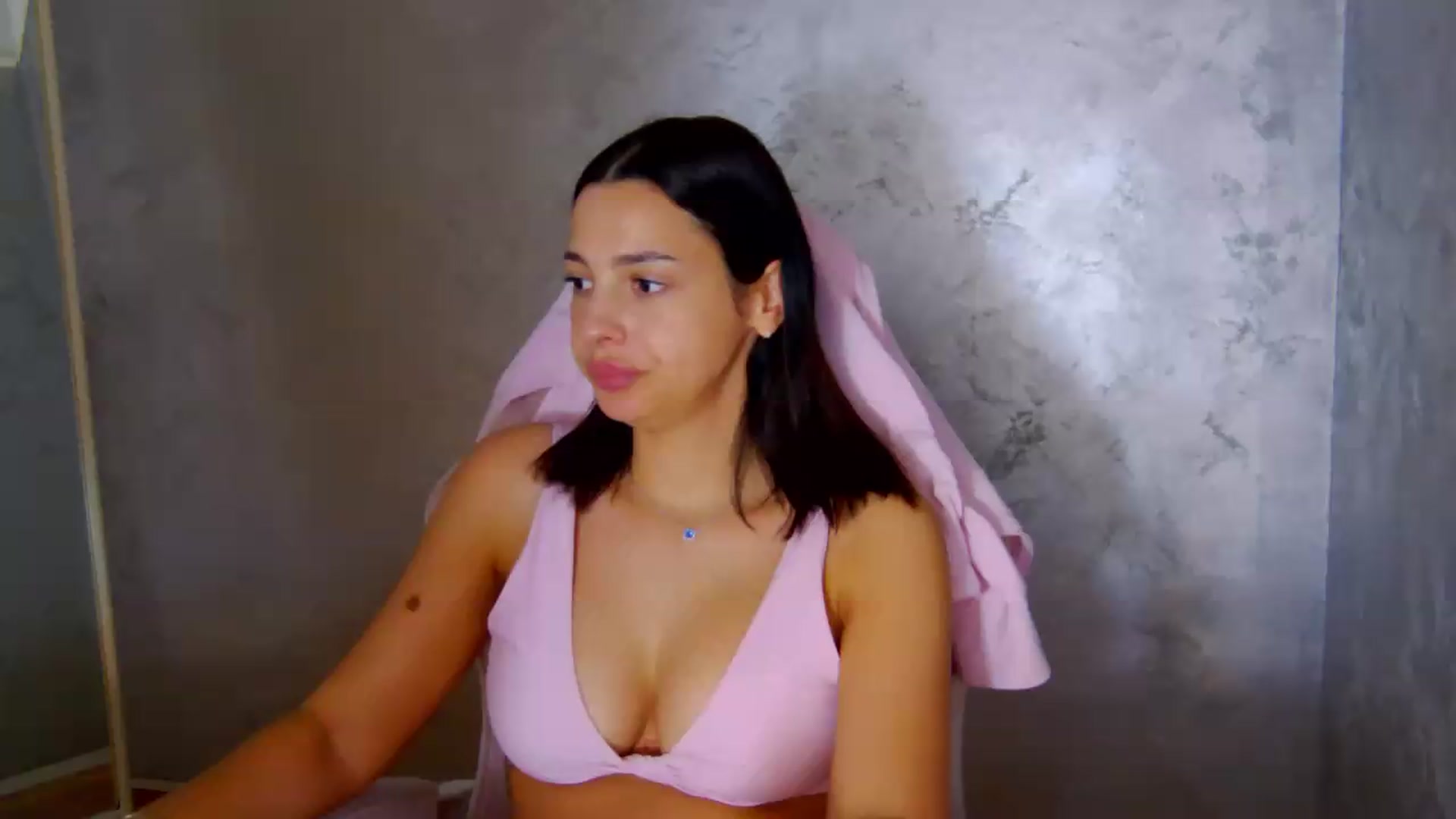 Gallery image thumbnail from meliiis_'s myfreecams stream on, 06/07/2026, 17:41 image 8 of 20