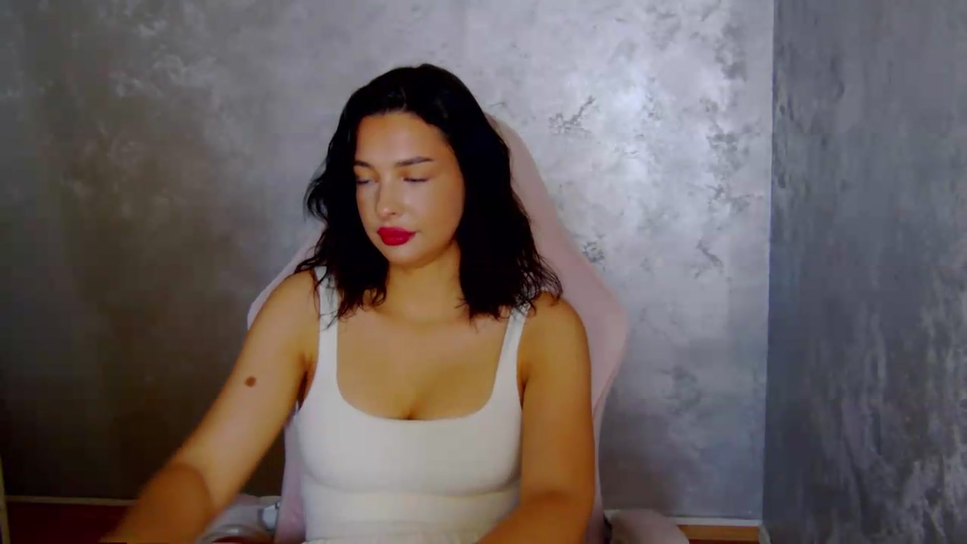 Gallery image thumbnail from meliiis_'s myfreecams stream on, 06/09/2026, 14:58 image 7 of 20
