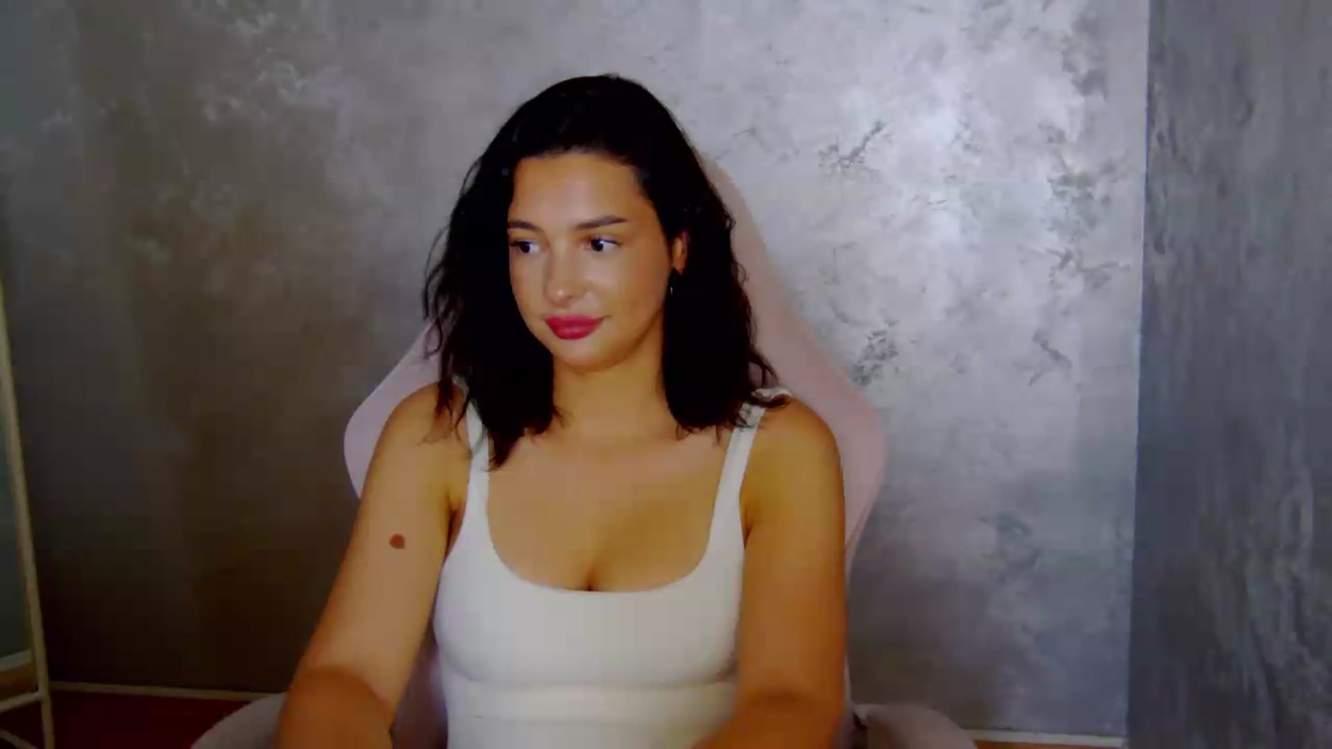 Gallery image thumbnail from meliiis_'s myfreecams stream on, 06/09/2026, 17:37 image 17 of 20