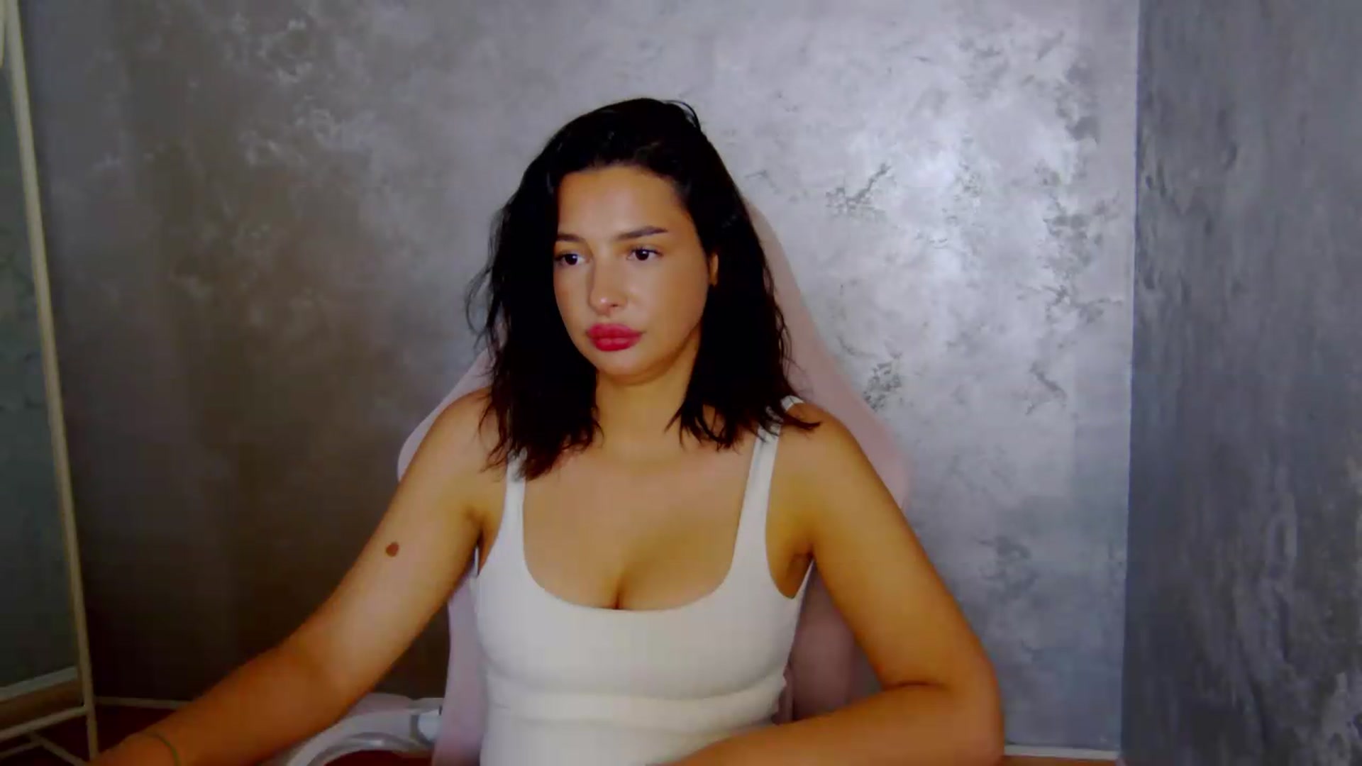 Gallery image thumbnail from meliiis_'s myfreecams stream on, 06/09/2026, 17:37 image 13 of 20