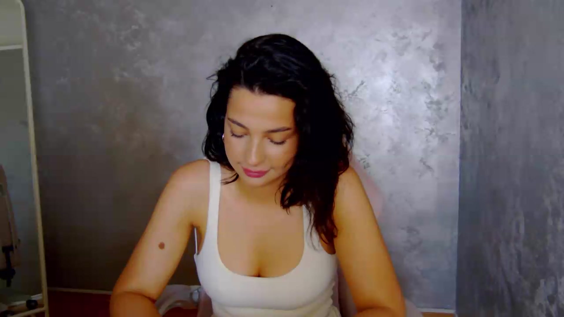 Gallery image thumbnail from meliiis_'s myfreecams stream on, 06/09/2026, 18:57 image 14 of 20