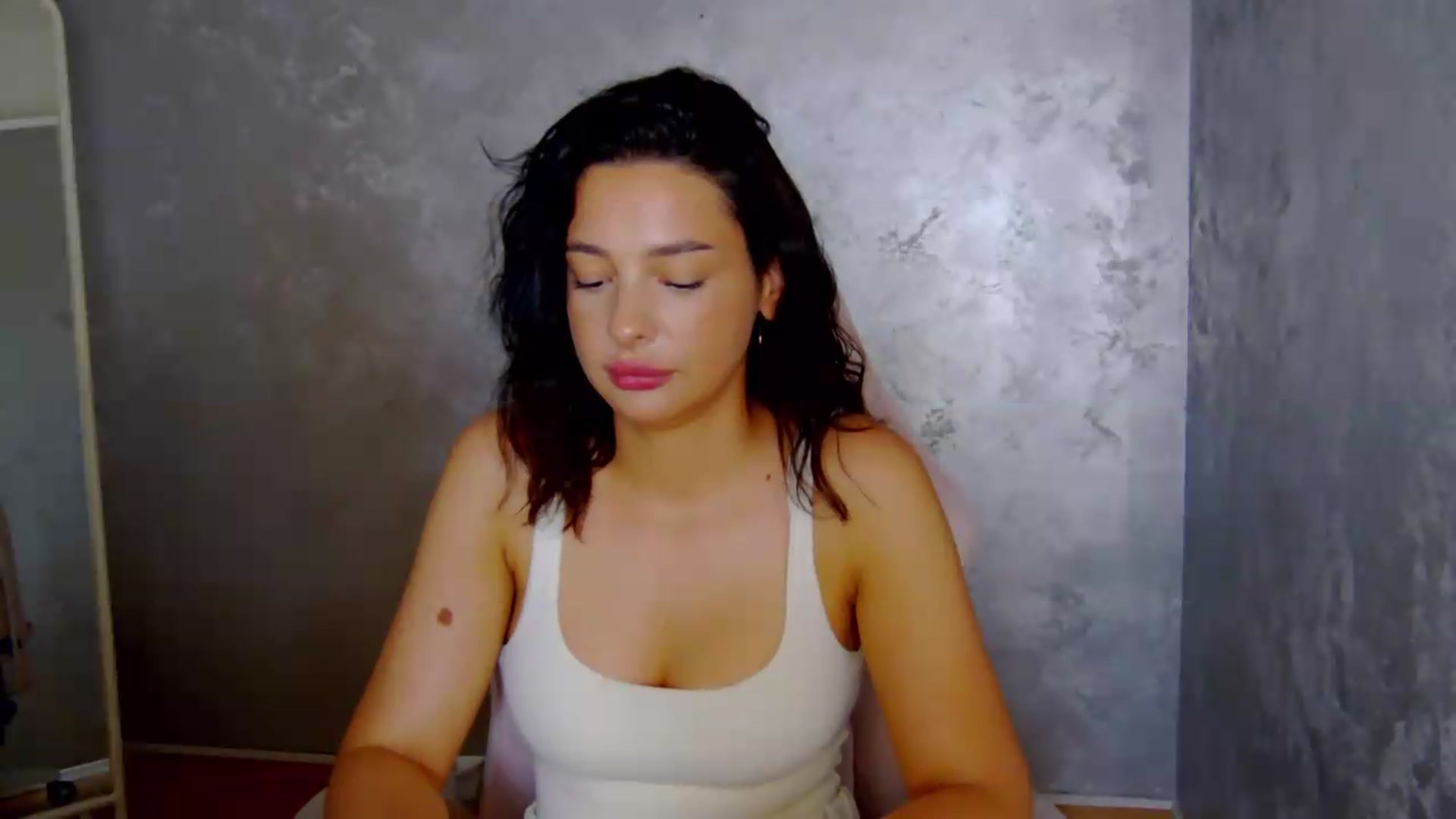 Gallery image thumbnail from meliiis_'s myfreecams stream on, 06/09/2026, 18:57 image 19 of 20