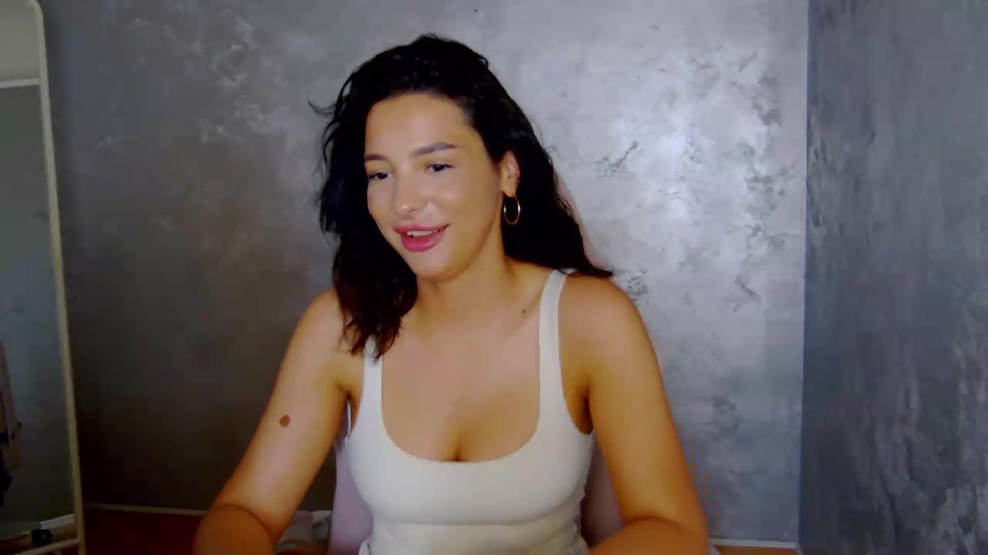 Gallery image thumbnail from meliiis_'s myfreecams stream on, 06/09/2026, 18:57 image 17 of 20