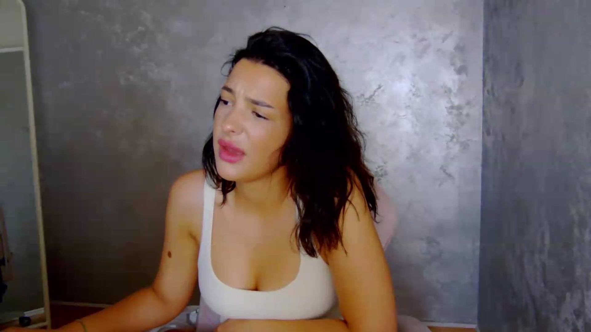 Gallery image thumbnail from meliiis_'s myfreecams stream on, 06/09/2026, 18:57 image 15 of 20