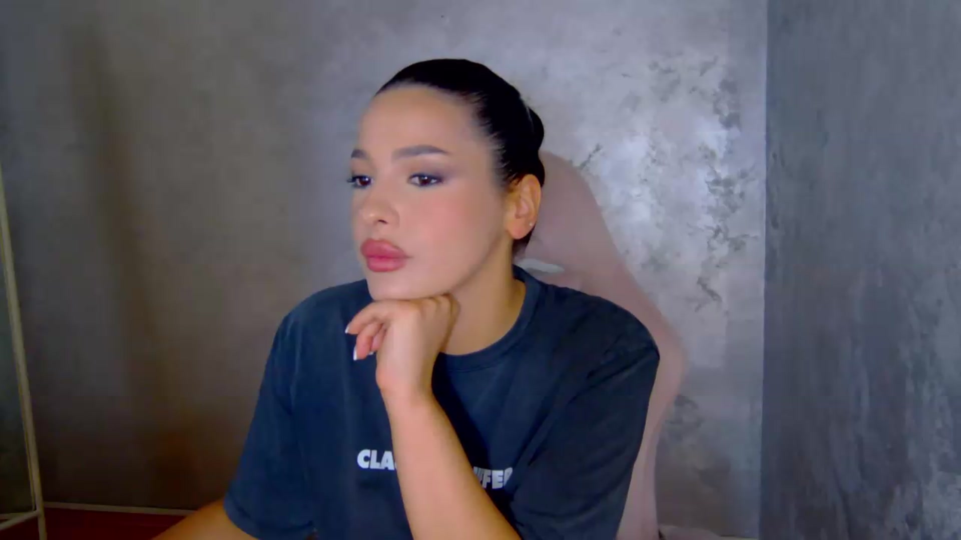 Gallery image thumbnail from meliiis_'s myfreecams stream on, 06/10/2026, 14:20 image 10 of 20