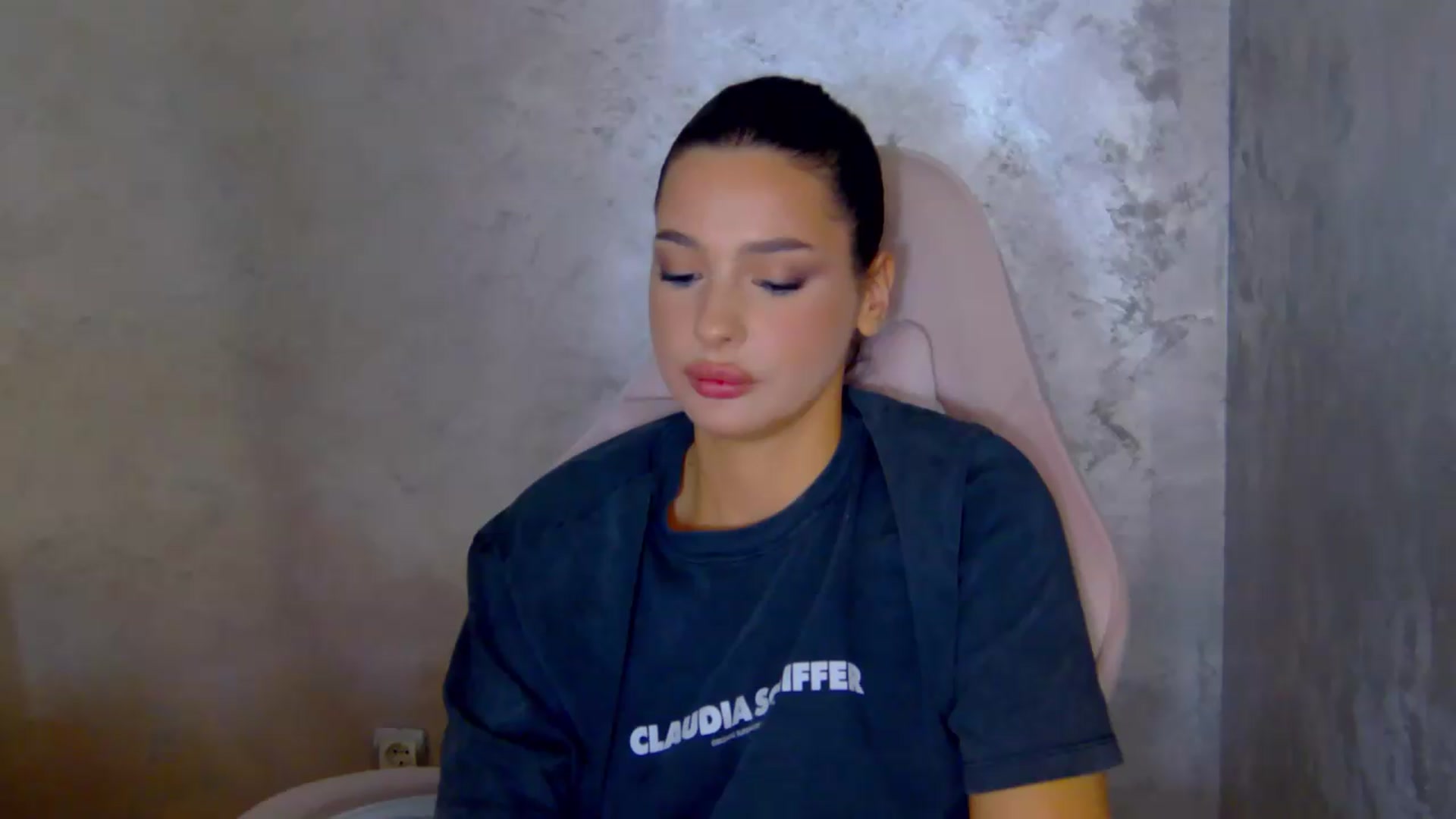 Gallery image thumbnail from meliiis_'s myfreecams stream on, 06/10/2026, 18:18 image 1 of 20