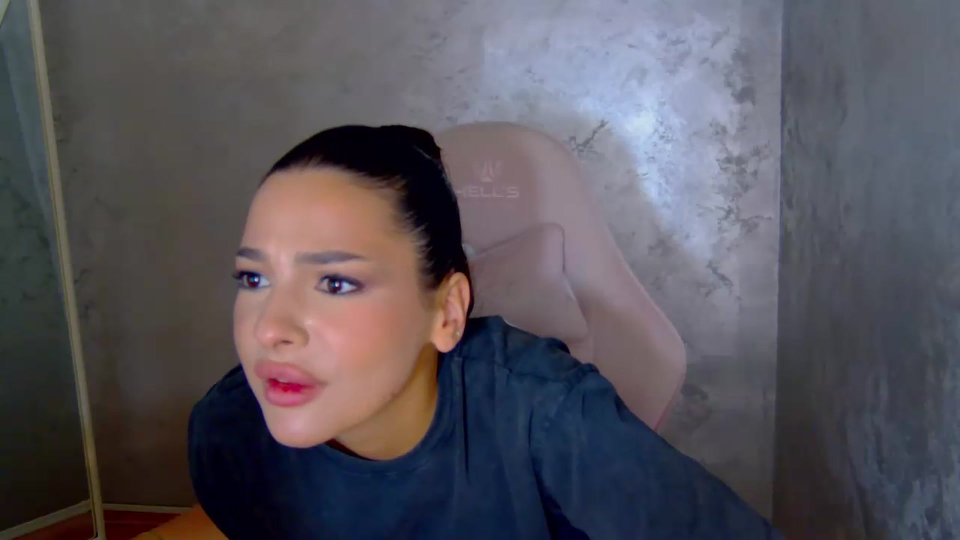 Gallery image thumbnail from meliiis_'s myfreecams stream on, 06/10/2026, 19:13 image 2 of 20