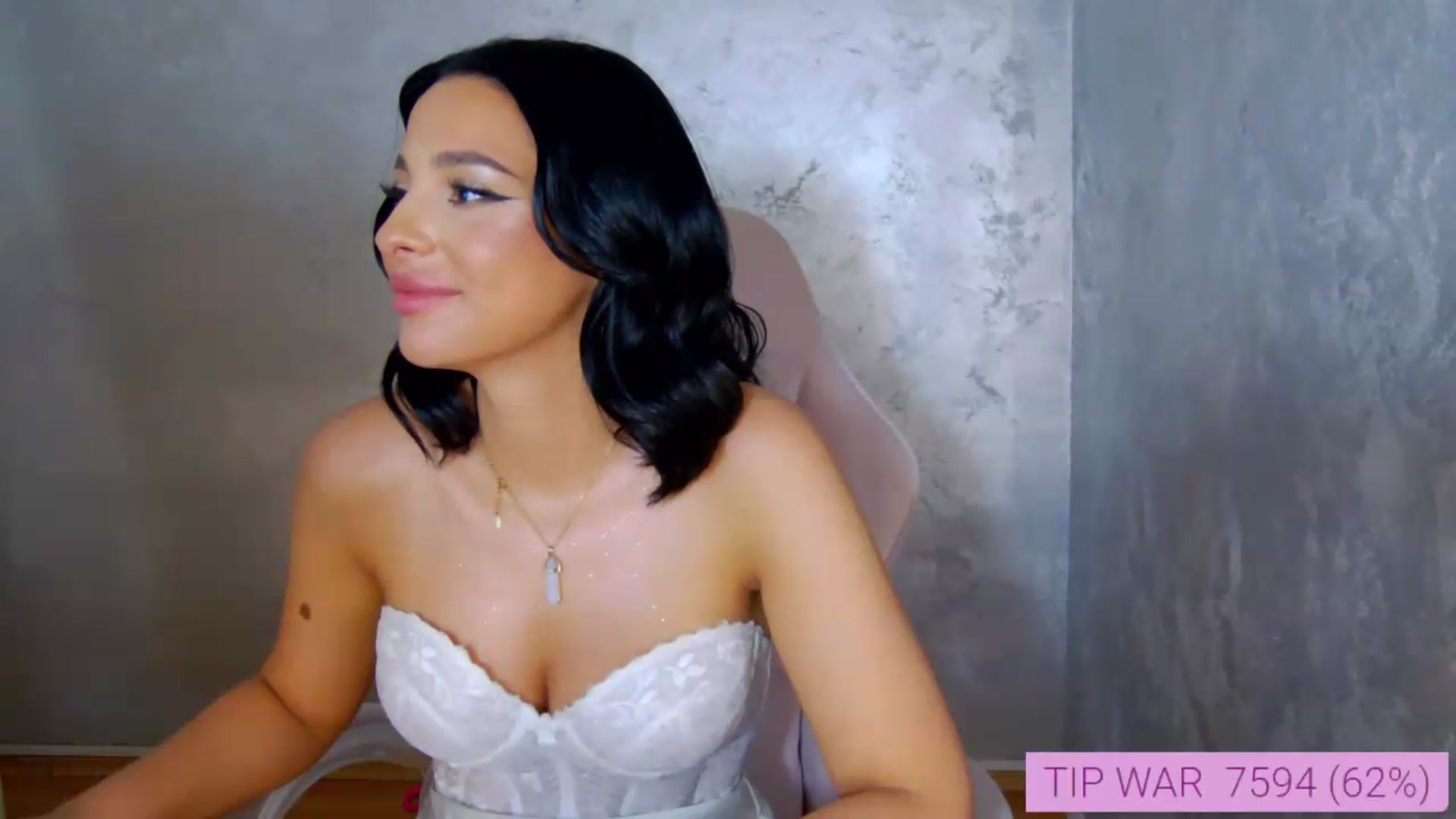 Gallery image thumbnail from meliiis_'s myfreecams stream on, 06/15/2026, 17:21 image 2 of 20