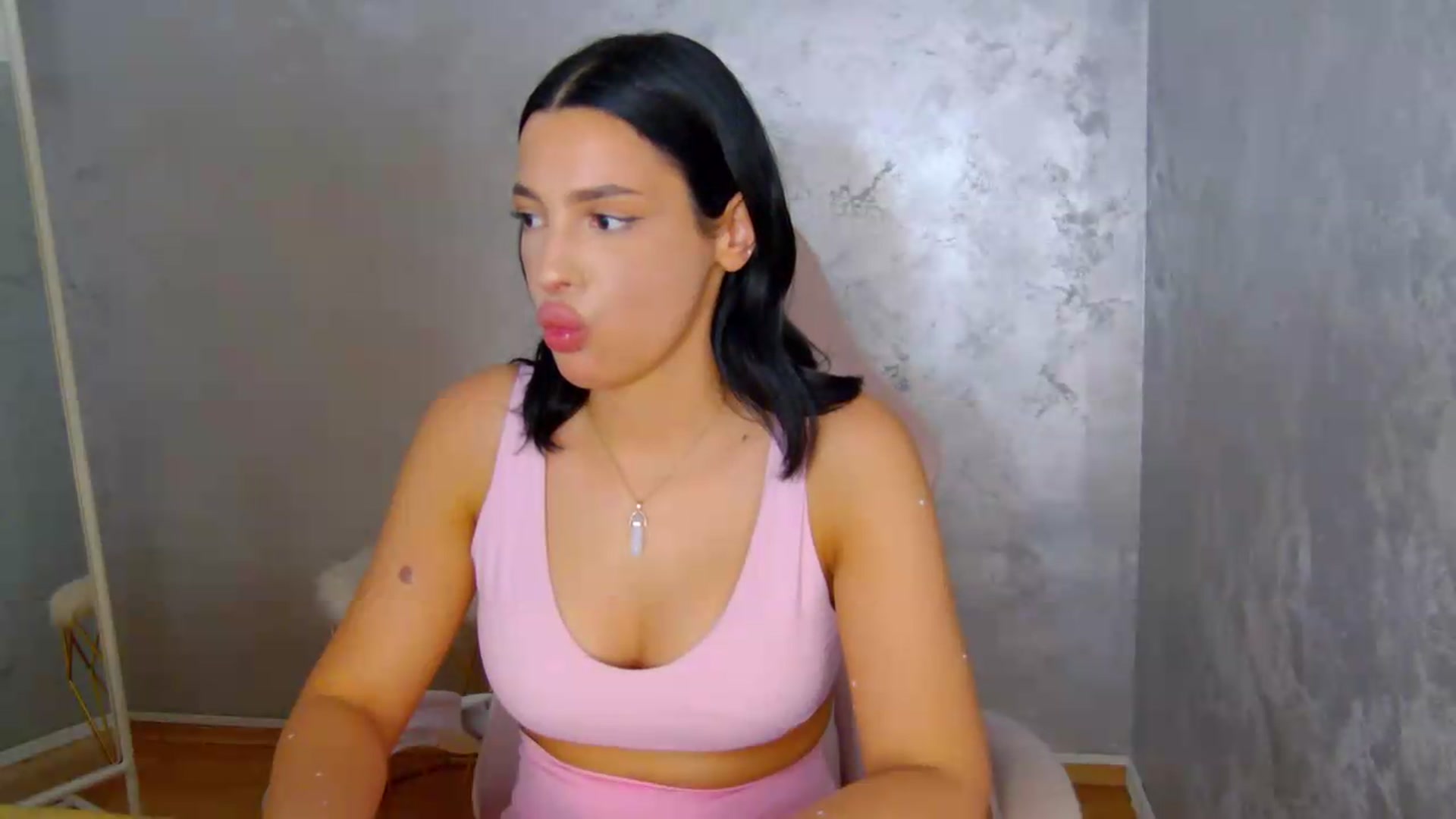 Gallery image thumbnail from meliiis_'s myfreecams stream on, 06/16/2026, 15:33 image 20 of 20