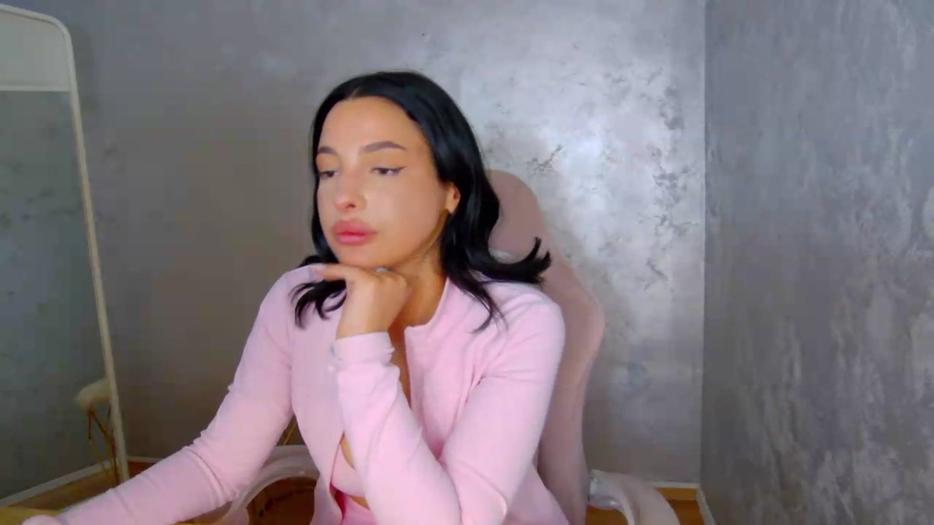 Gallery image thumbnail from meliiis_'s myfreecams stream on, 06/16/2026, 18:57 image 8 of 20