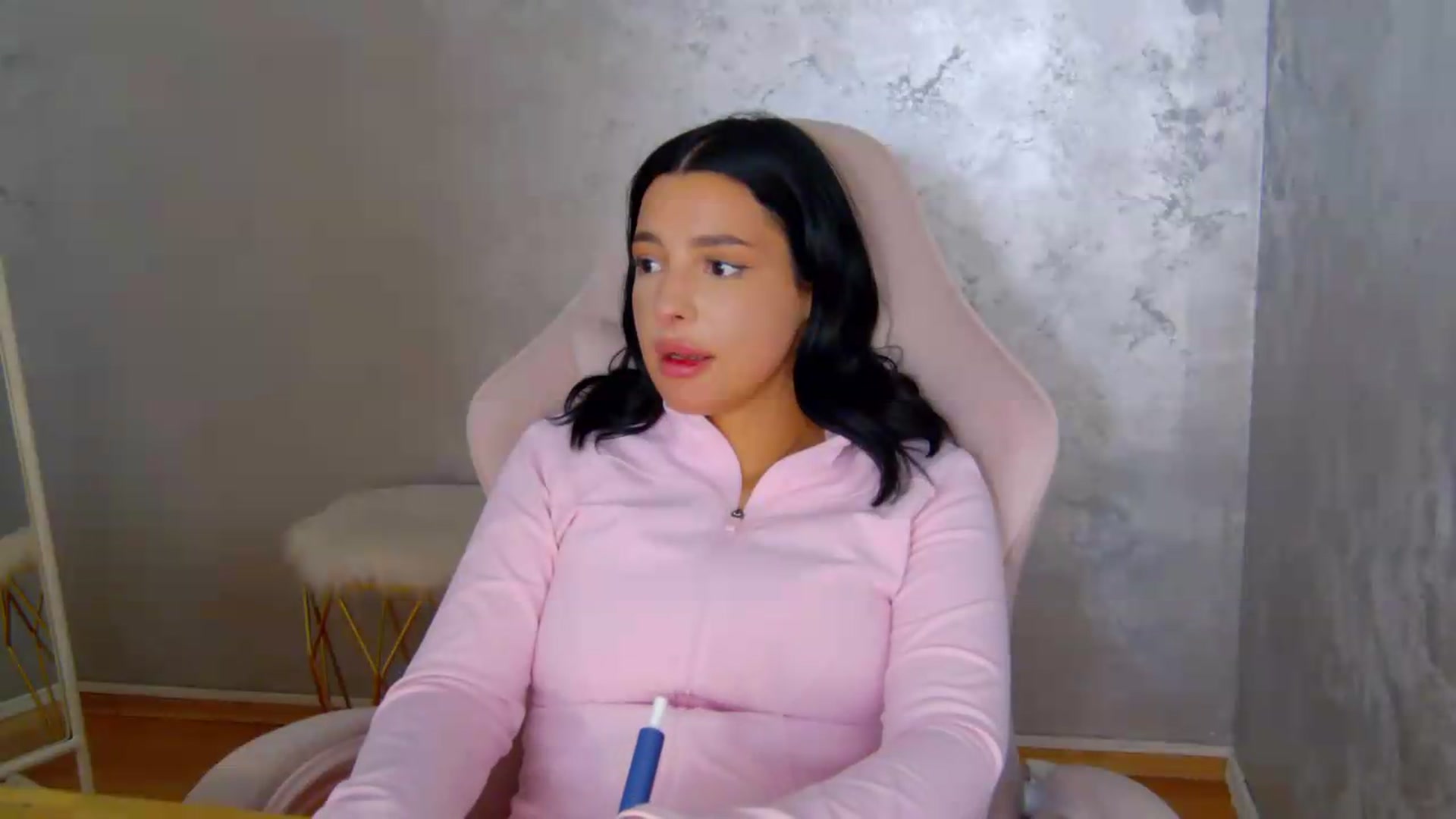 Gallery image thumbnail from meliiis_'s myfreecams stream on, 06/16/2026, 18:57 image 12 of 20