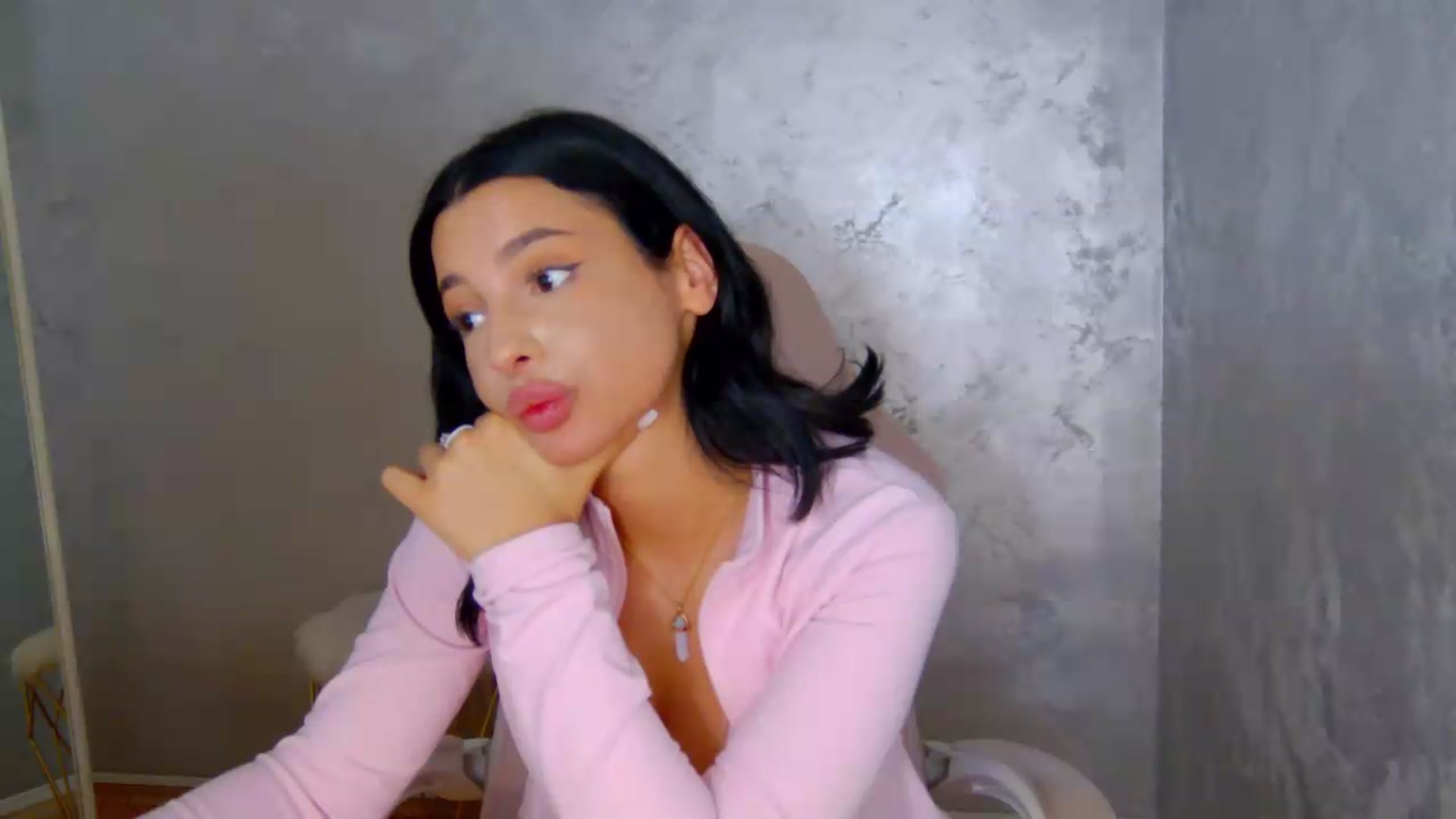 Gallery image thumbnail from meliiis_'s myfreecams stream on, 06/16/2026, 18:57 image 5 of 20