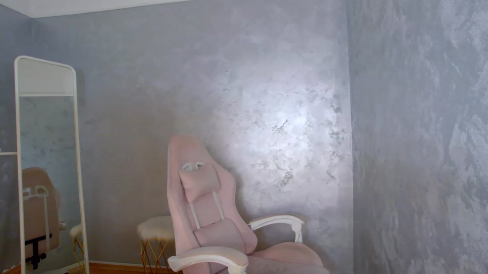 Gallery image thumbnail from meliiis_'s myfreecams stream on, 06/16/2026, 18:57 image 10 of 20